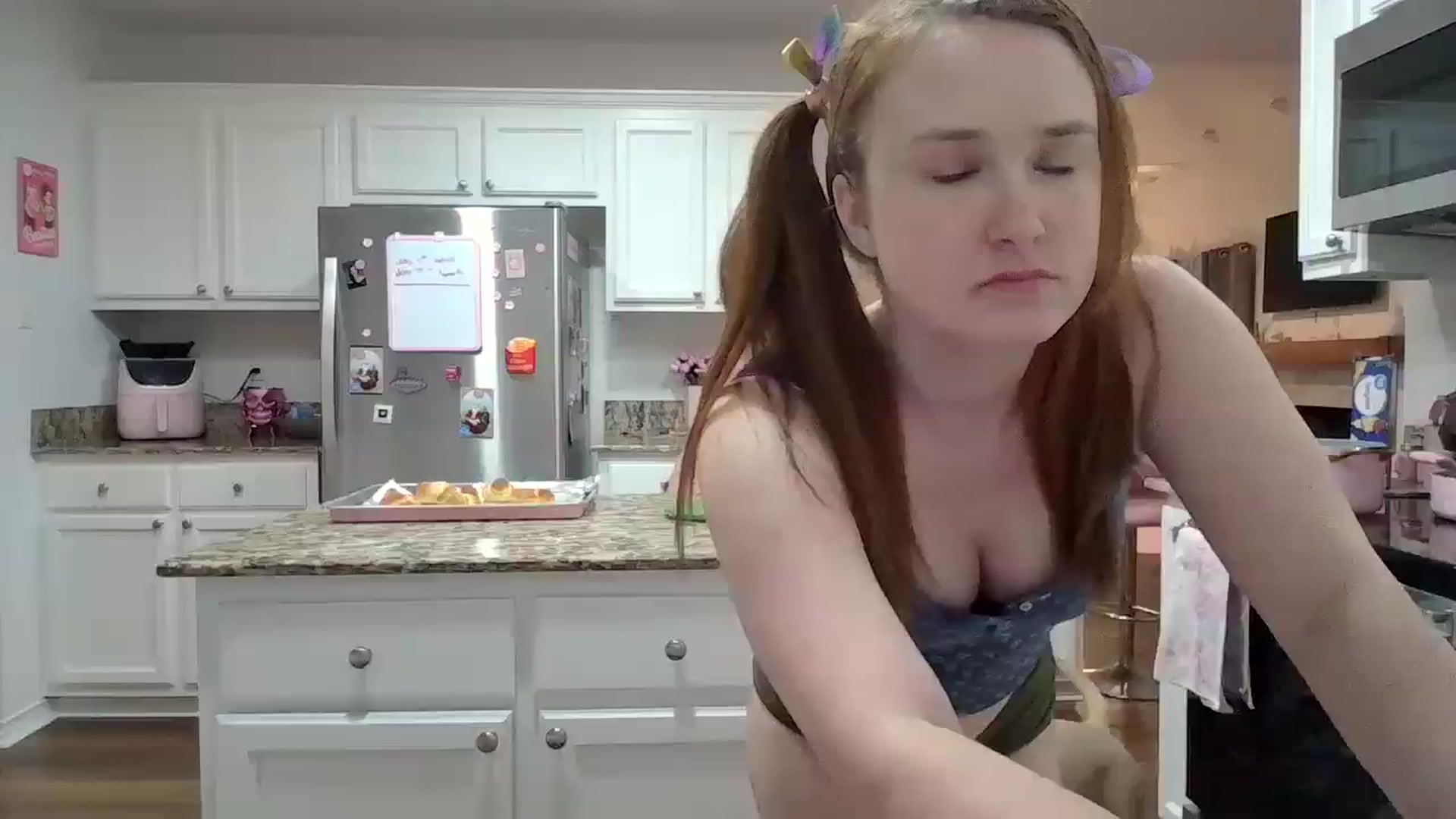 Gallery image thumbnail from Southernms's myfreecams stream on, 03/28/2026, 02:25 image 13 of 20