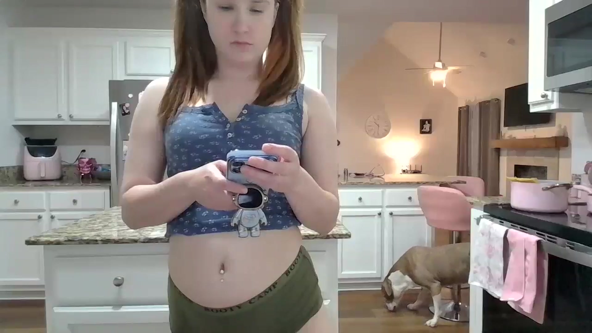 Gallery image thumbnail from Southernms's myfreecams stream on, 03/28/2026, 02:25 image 16 of 20