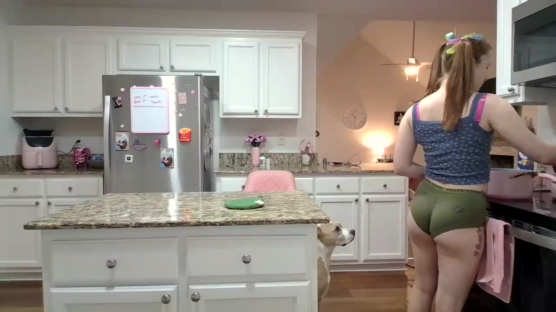 Gallery image thumbnail from Southernms's myfreecams stream on, 03/28/2026, 02:25 image 15 of 20