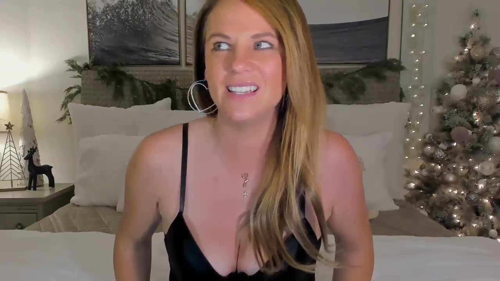 Gallery image thumbnail from Sowet4you1's myfreecams stream on, 12/20/2024, 05:30 image 6 of 20