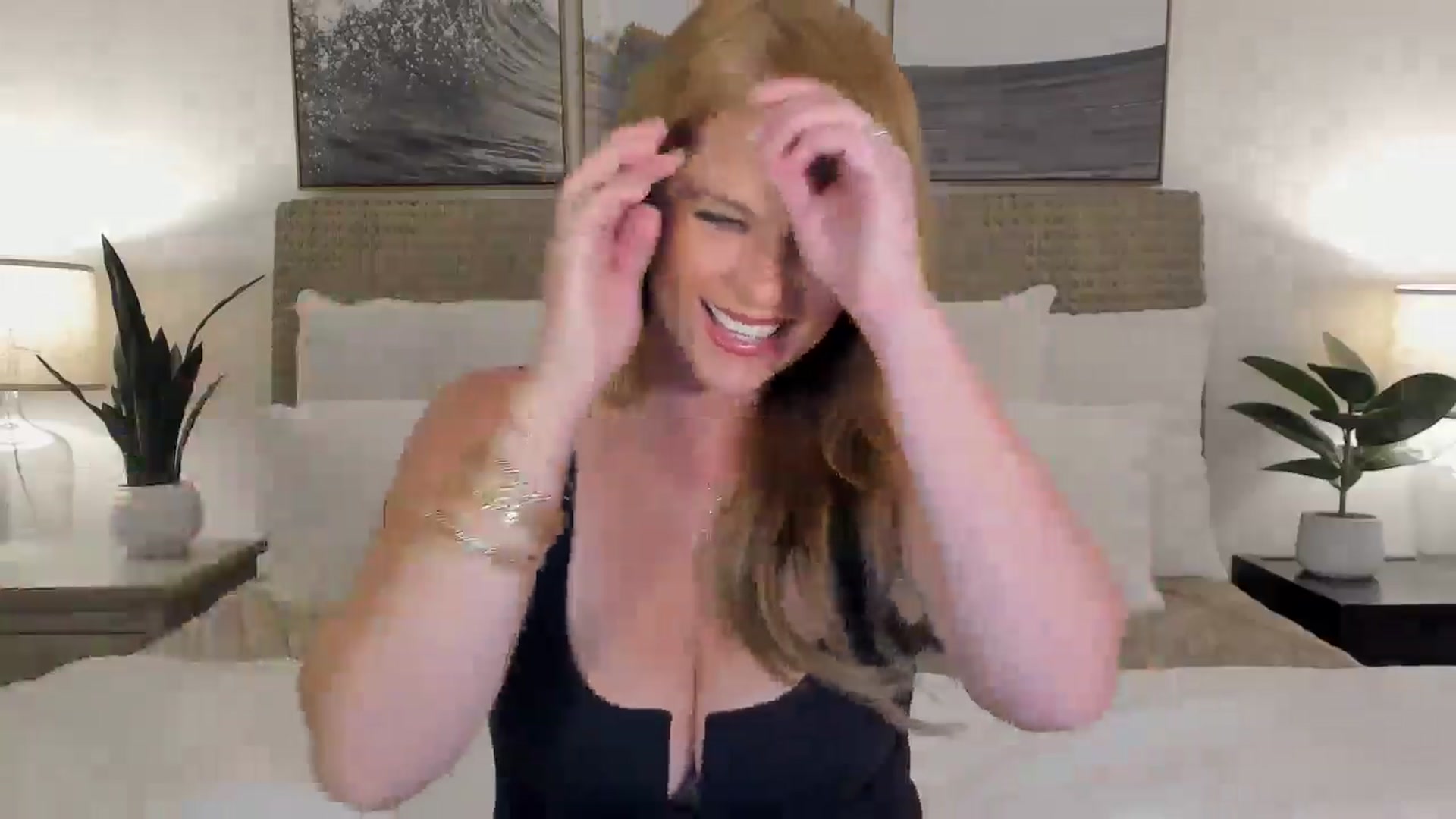 Gallery image thumbnail from Sowet4you1's myfreecams stream on, 03/16/2025, 05:16 image 18 of 20