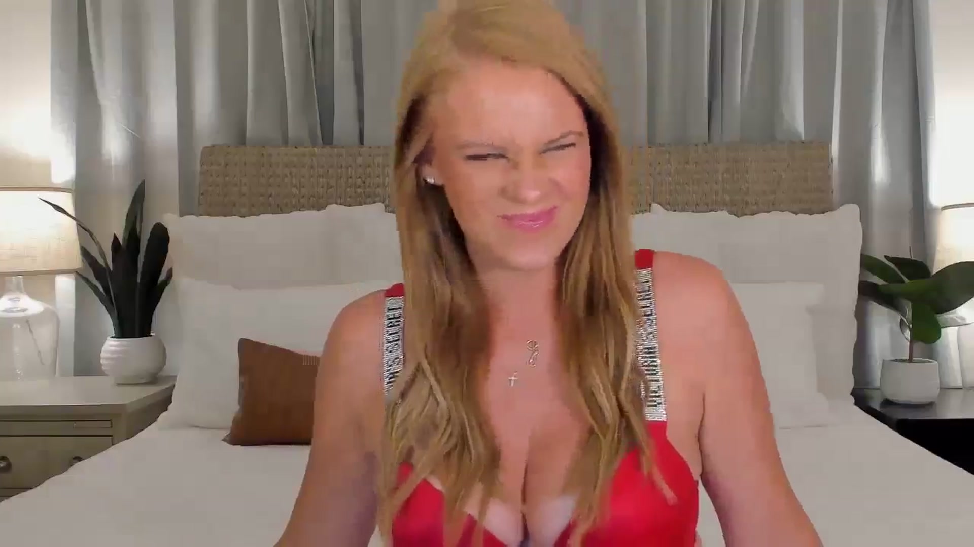 Gallery image thumbnail from Sowet4you1's myfreecams stream on, 07/06/2025, 04:04 image 12 of 20