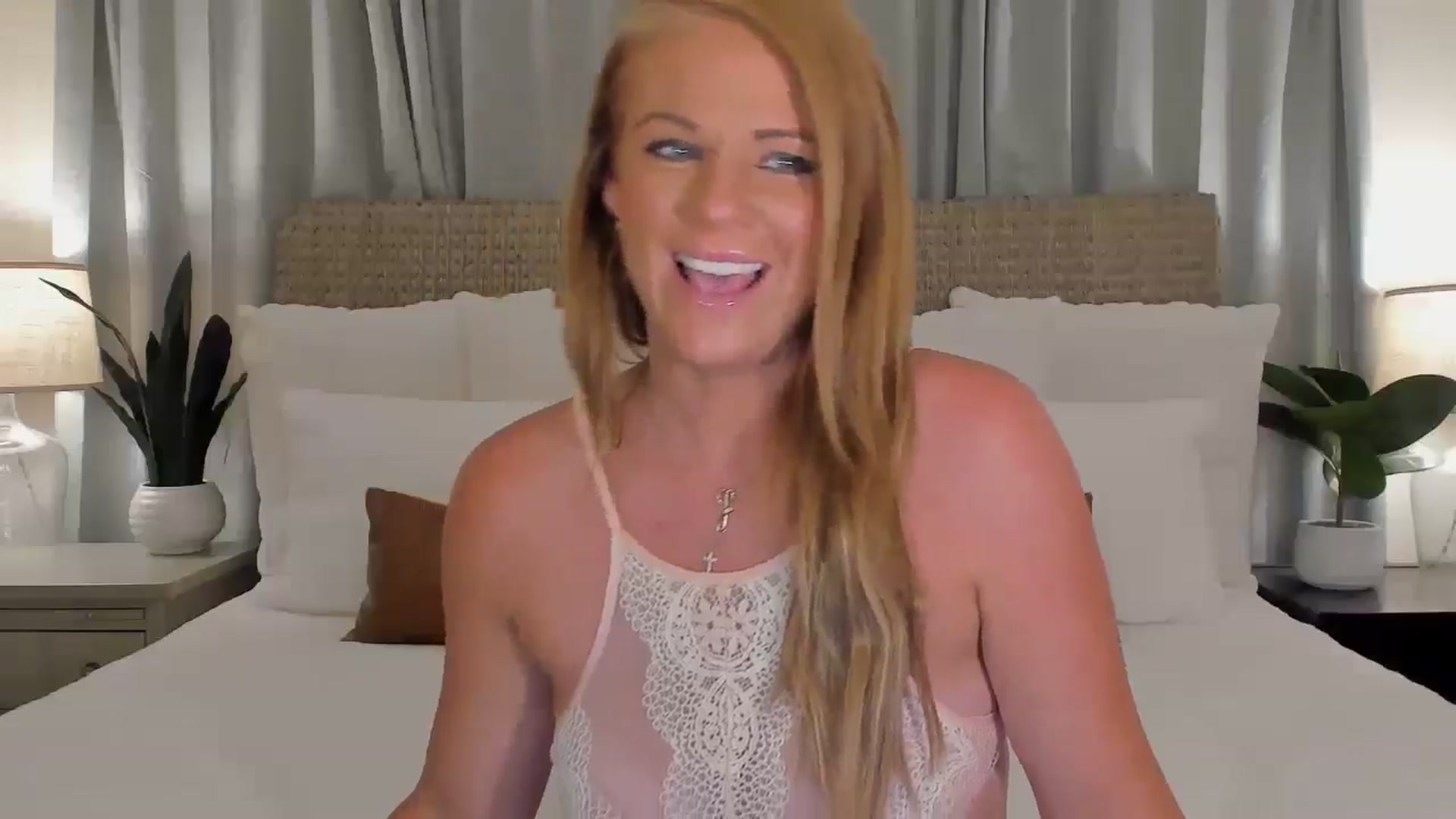 Gallery image thumbnail from Sowet4you1's myfreecams stream on, 07/08/2025, 04:35 image 15 of 20
