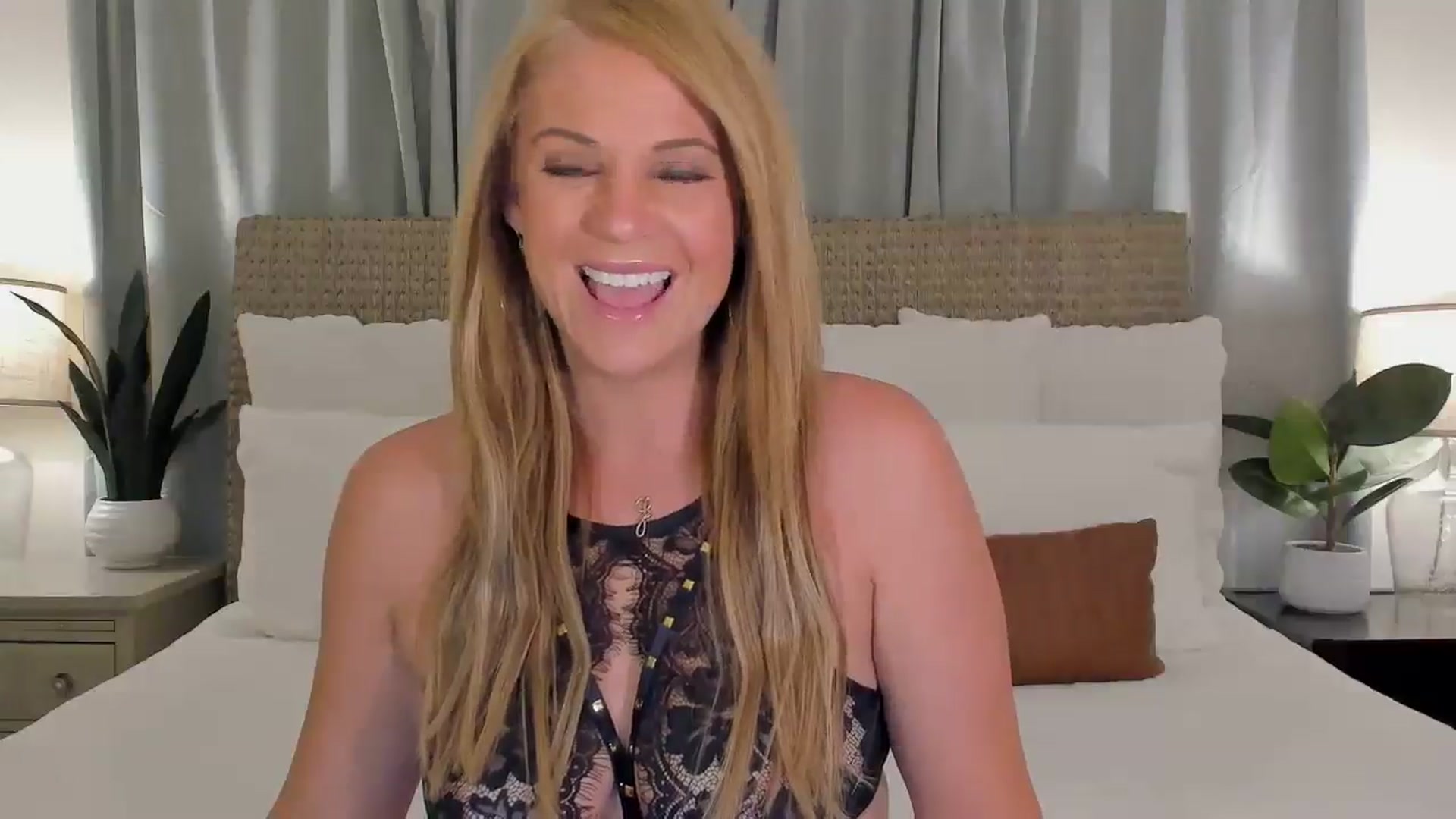 Gallery image thumbnail from Sowet4you1's myfreecams stream on, 08/29/2025, 02:38 image 7 of 20