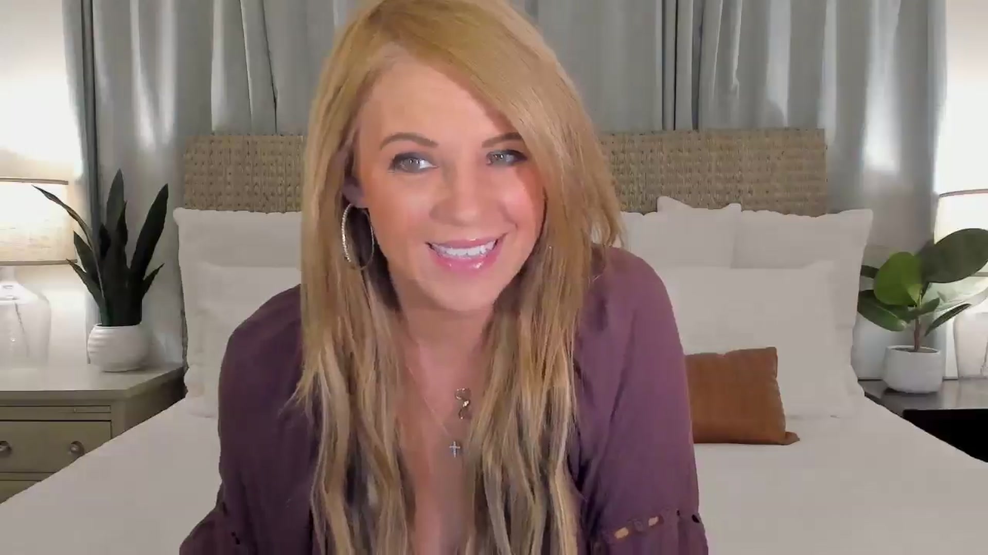 Gallery image thumbnail from Sowet4you1's myfreecams stream on, 09/10/2025, 04:55 image 11 of 20