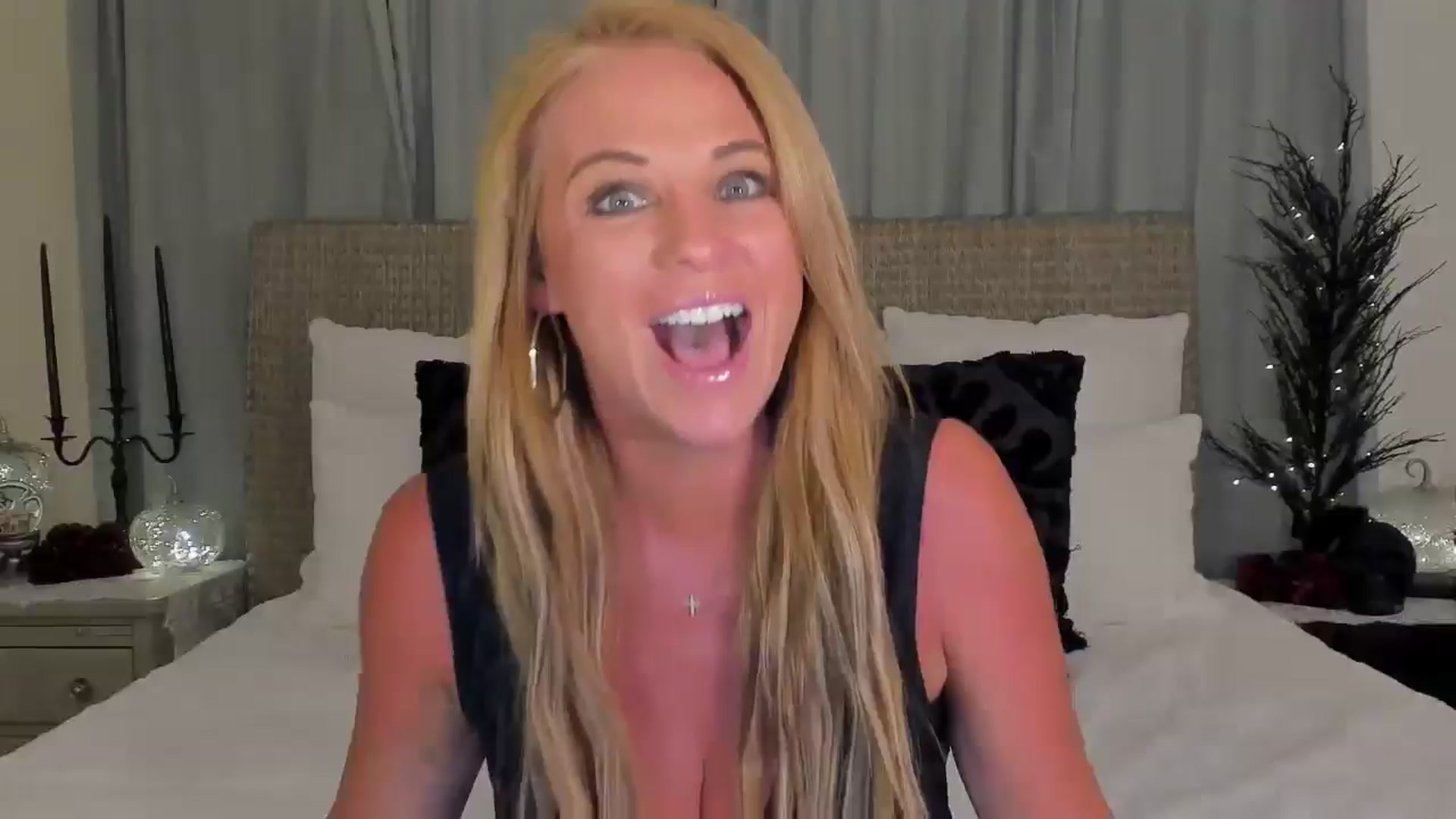 Gallery image thumbnail from Sowet4you1's myfreecams stream on, 10/09/2025, 04:52 image 7 of 20