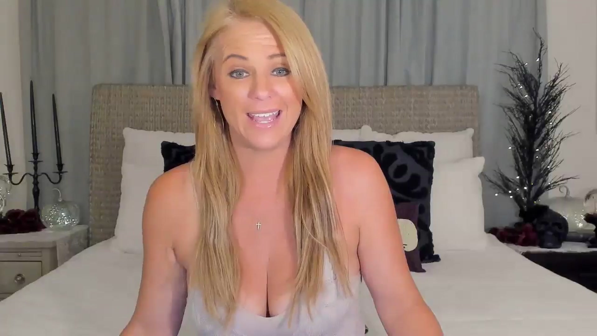 Gallery image thumbnail from Sowet4you1's myfreecams stream on, 10/14/2025, 05:39 image 17 of 20