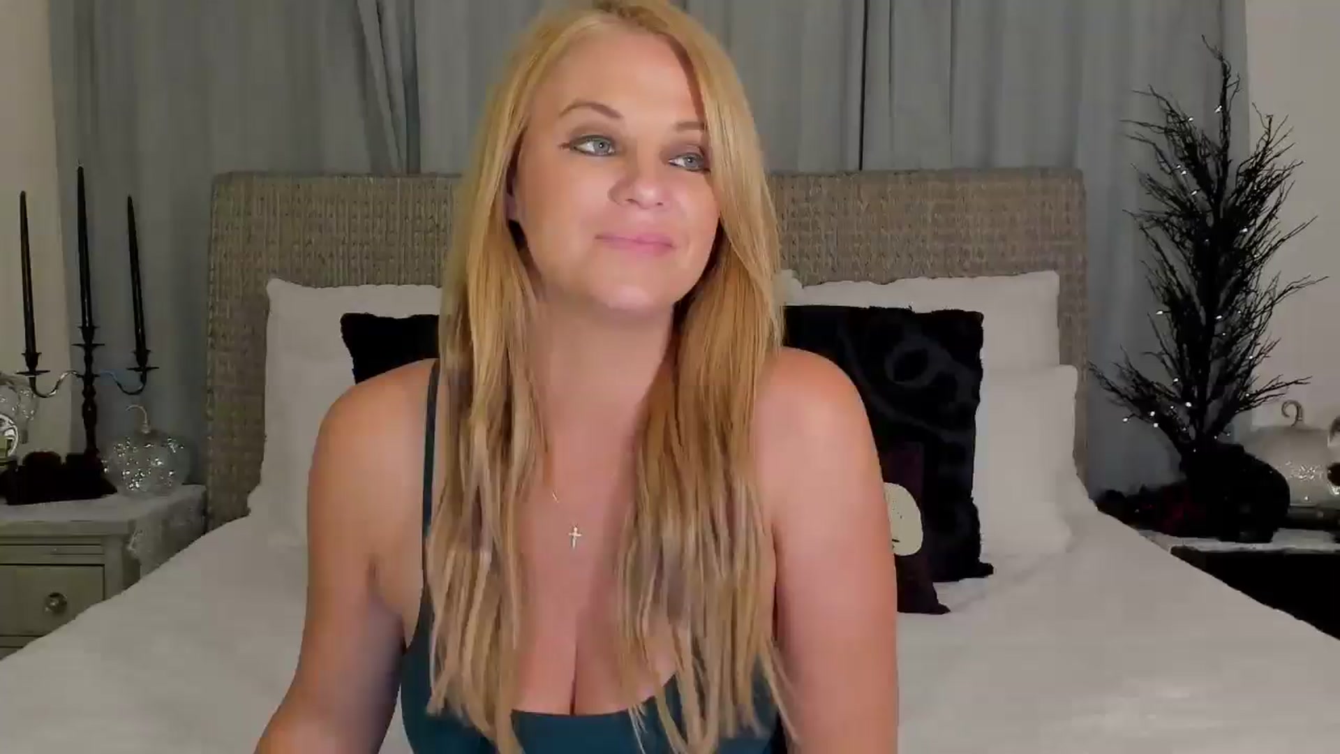Gallery image thumbnail from Sowet4you1's myfreecams stream on, 10/21/2025, 04:52 image 19 of 20