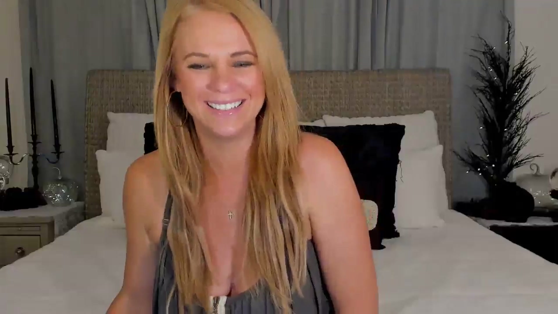 Gallery image thumbnail from Sowet4you1's myfreecams stream on, 10/23/2025, 05:22 image 7 of 20