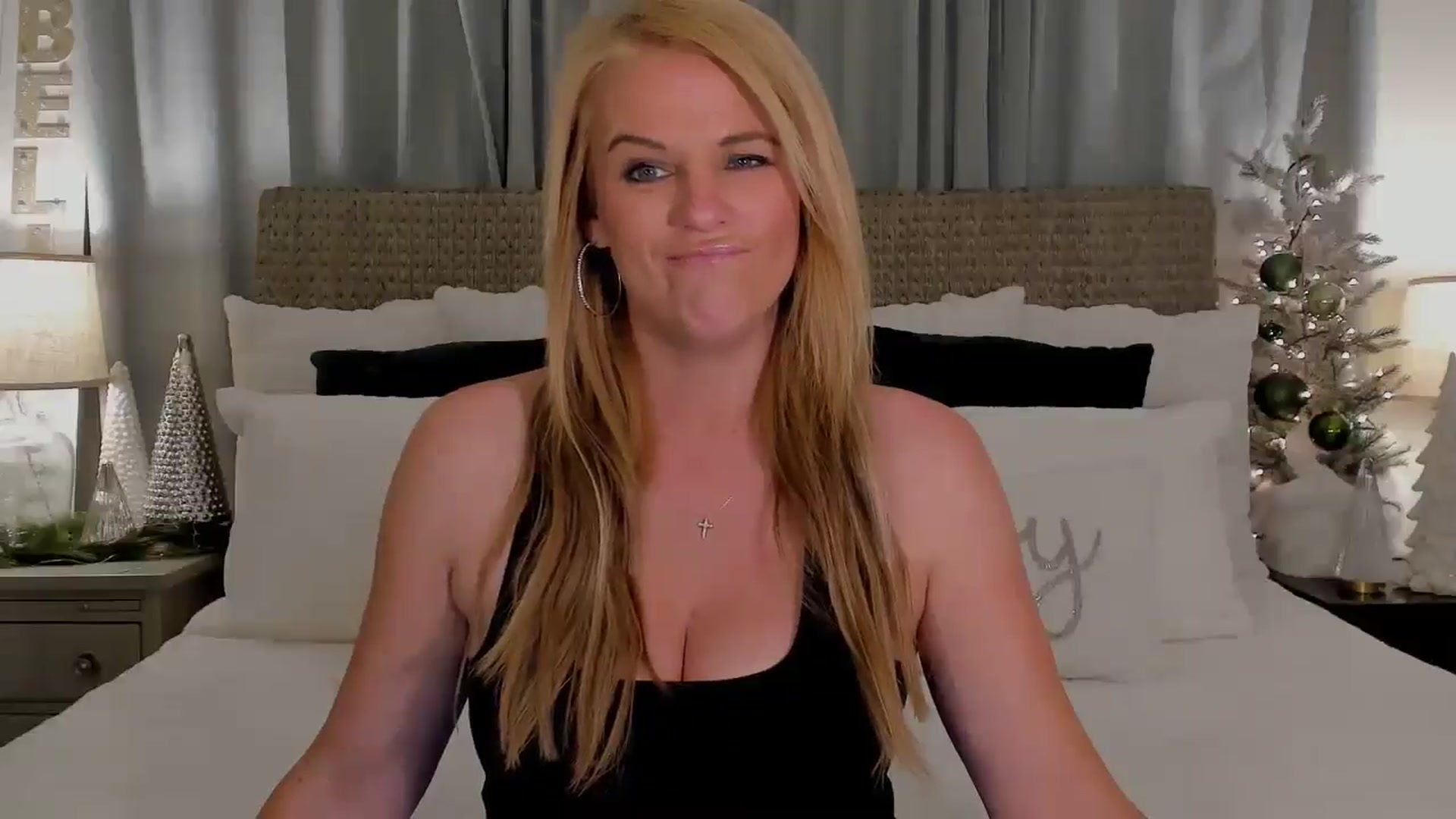 Gallery image thumbnail from Sowet4you1's myfreecams stream on, 12/16/2025, 06:23 image 5 of 20