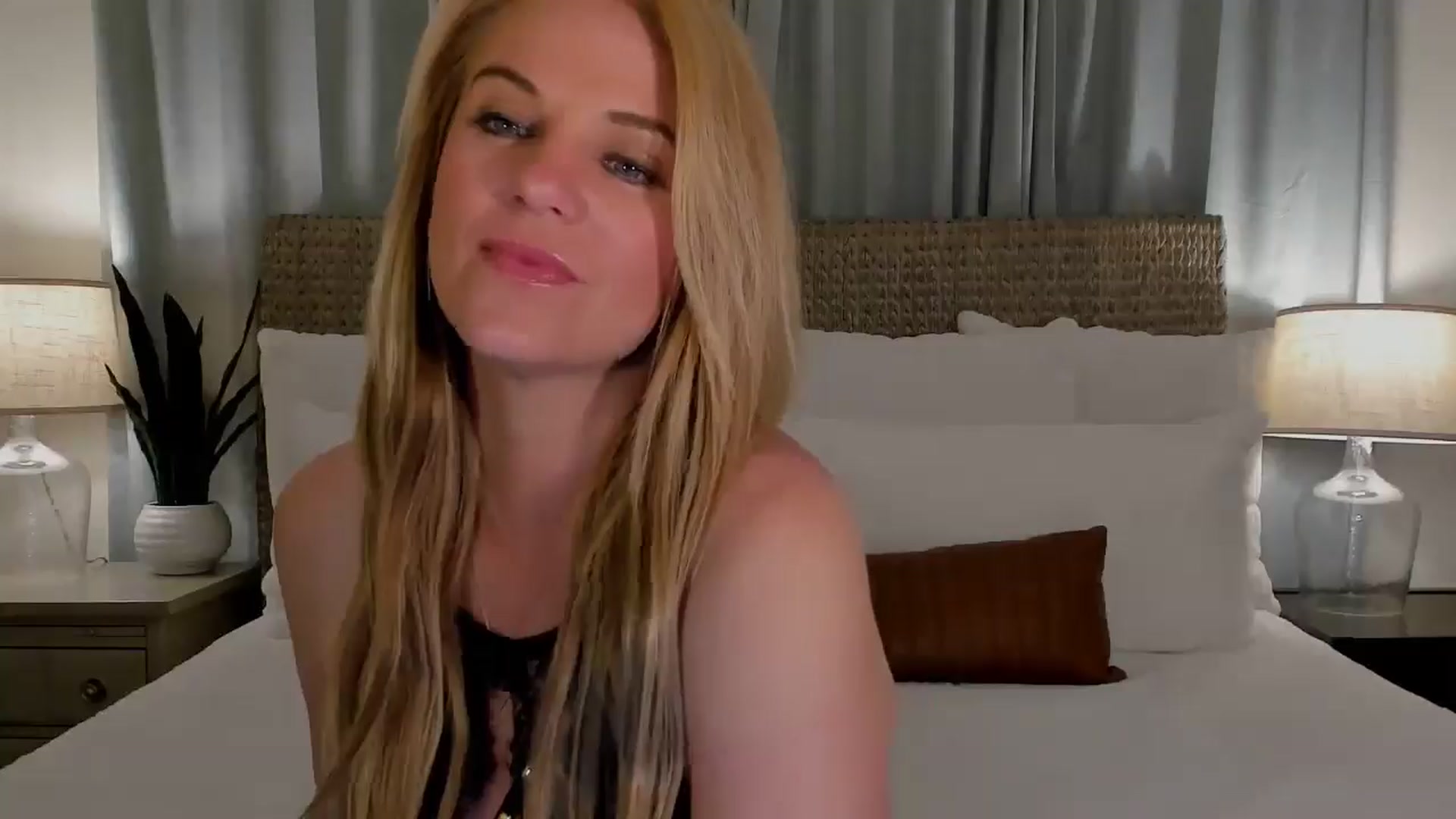 Gallery image thumbnail from Sowet4you1's myfreecams stream on, 01/05/2026, 06:02 image 15 of 20