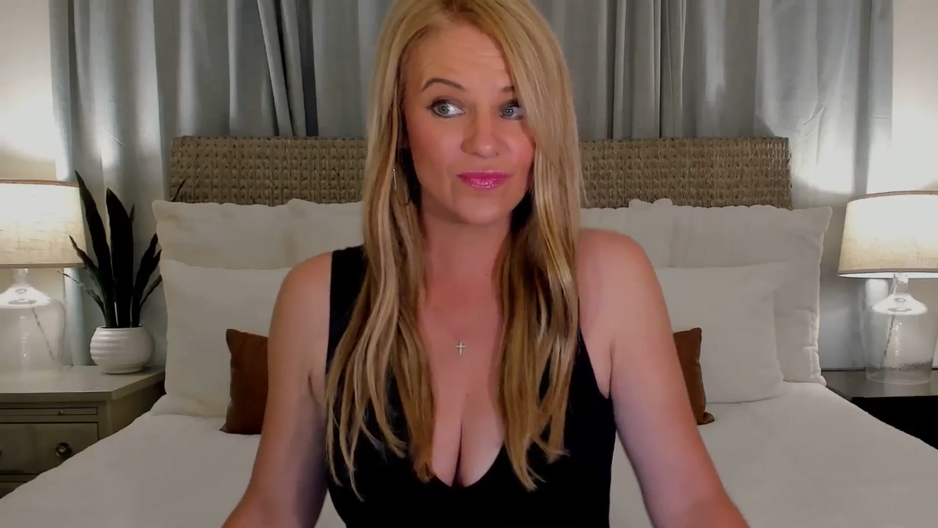 Gallery image thumbnail from Sowet4you1's myfreecams stream on, 03/07/2026, 05:37 image 6 of 20