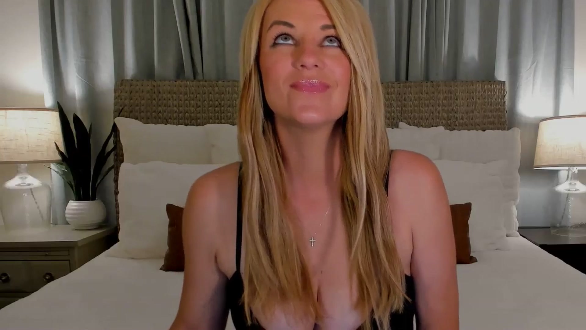 Gallery image thumbnail from Sowet4you1's myfreecams stream on, 03/20/2026, 04:38 image 4 of 20