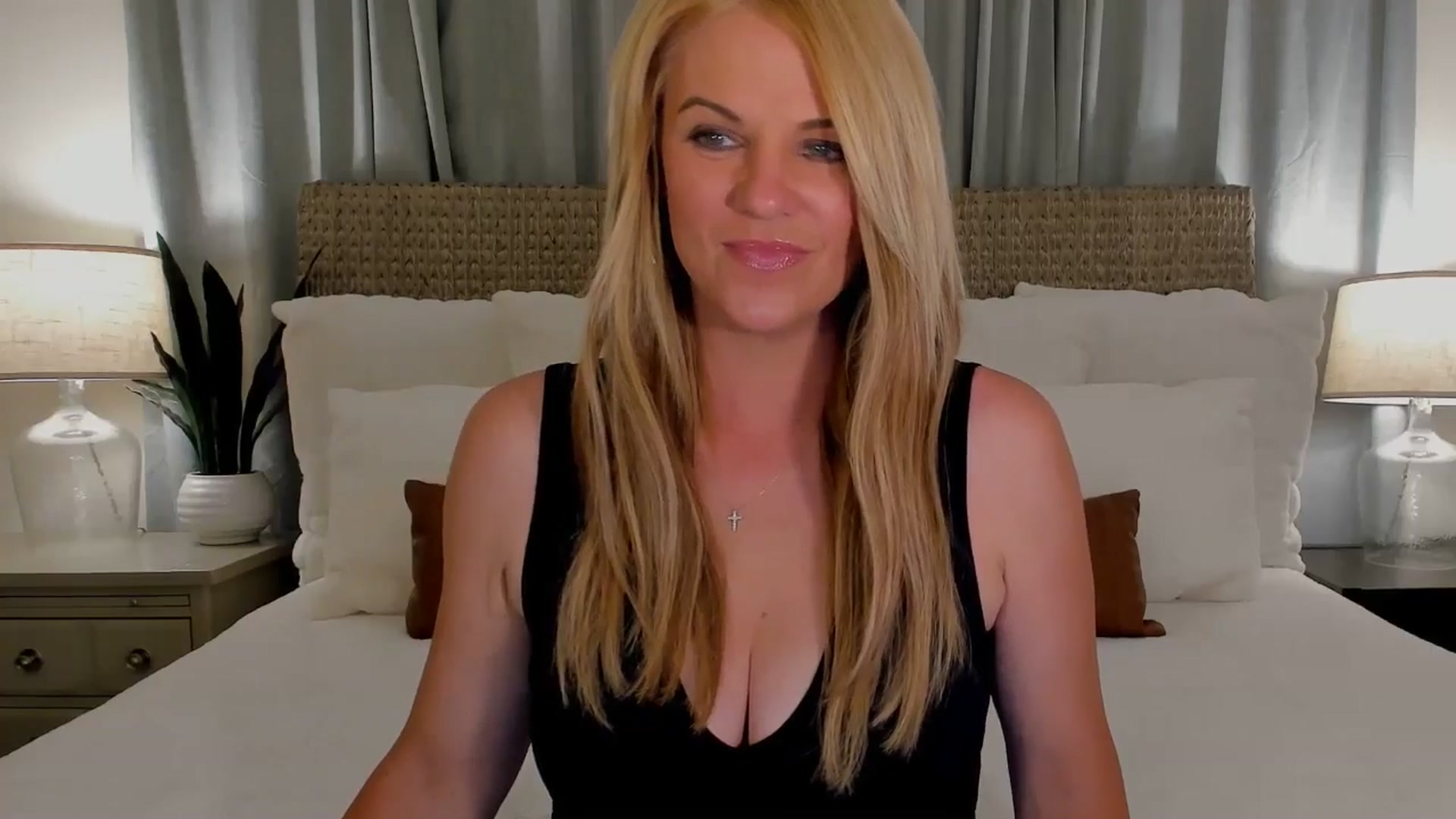 Gallery image thumbnail from Sowet4you1's myfreecams stream on, 03/26/2026, 04:33 image 5 of 20