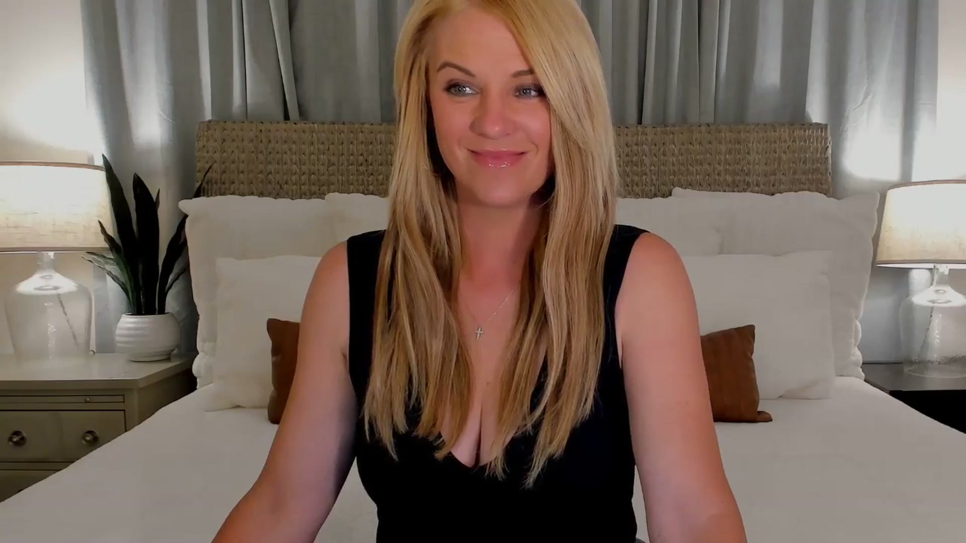 Gallery image thumbnail from Sowet4you1's myfreecams stream on, 03/26/2026, 04:33 image 2 of 20
