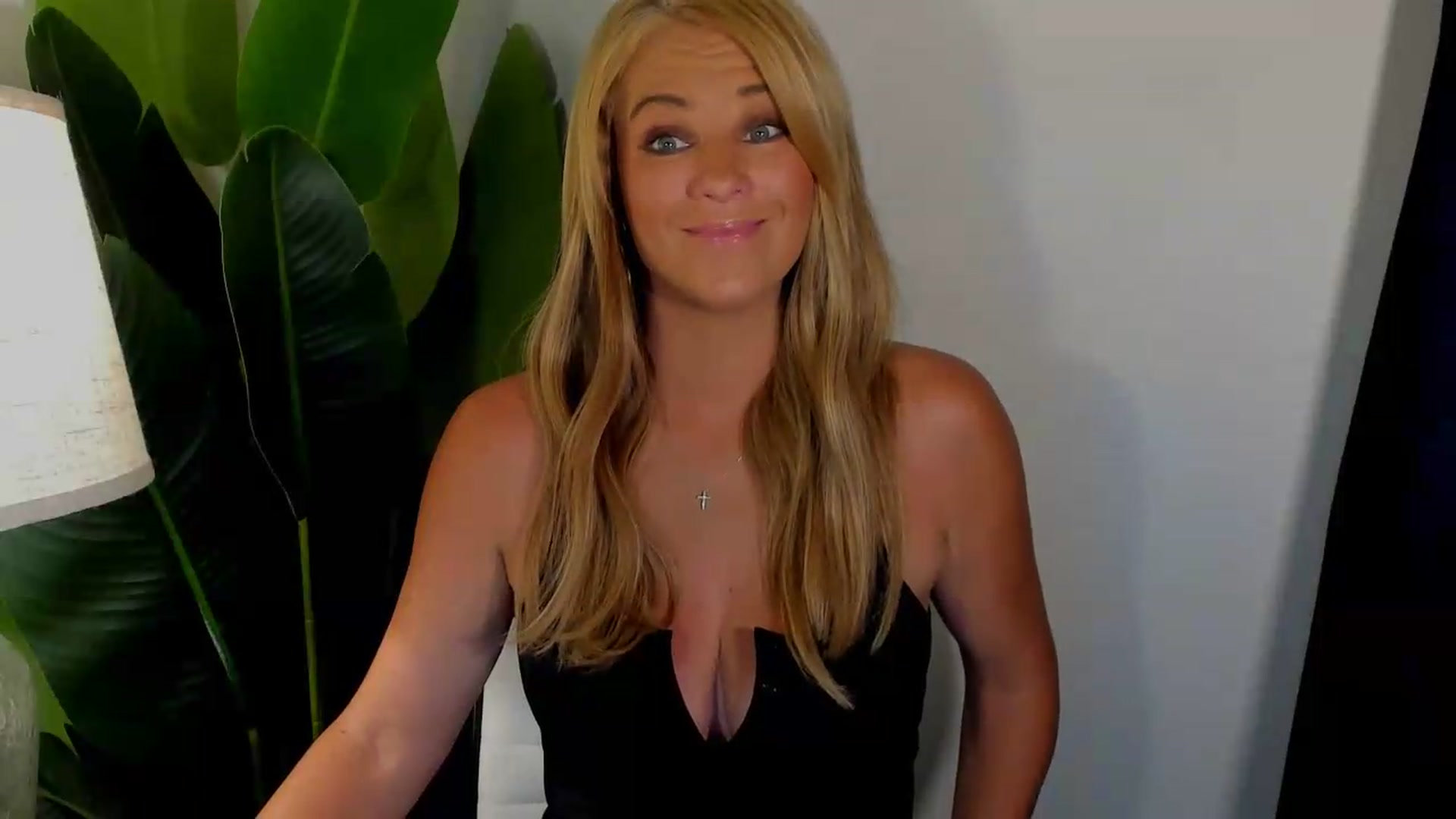 Gallery image thumbnail from Sowet4you1's myfreecams stream on, 07/17/2026, 03:24 image 12 of 20