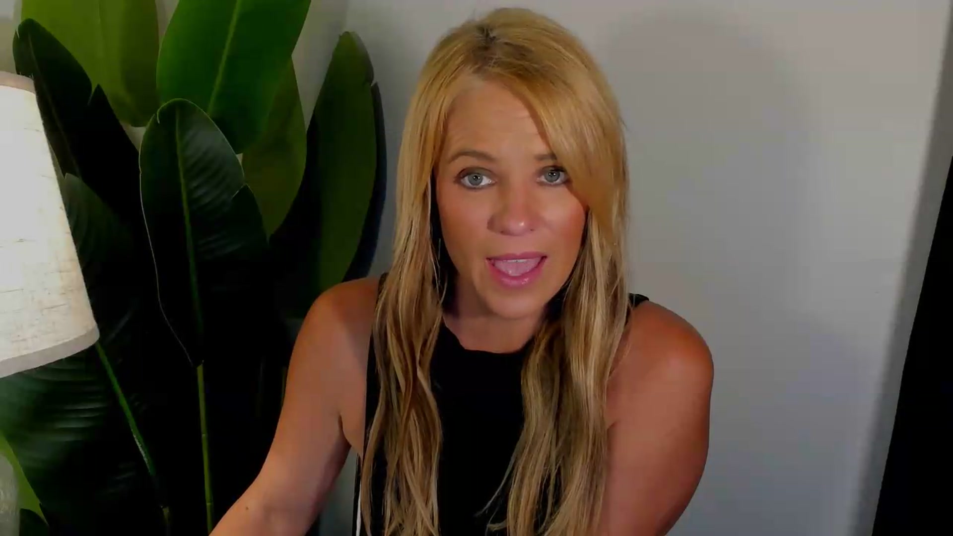 Gallery image thumbnail from Sowet4you1's myfreecams stream on, 07/19/2026, 05:05 image 4 of 20