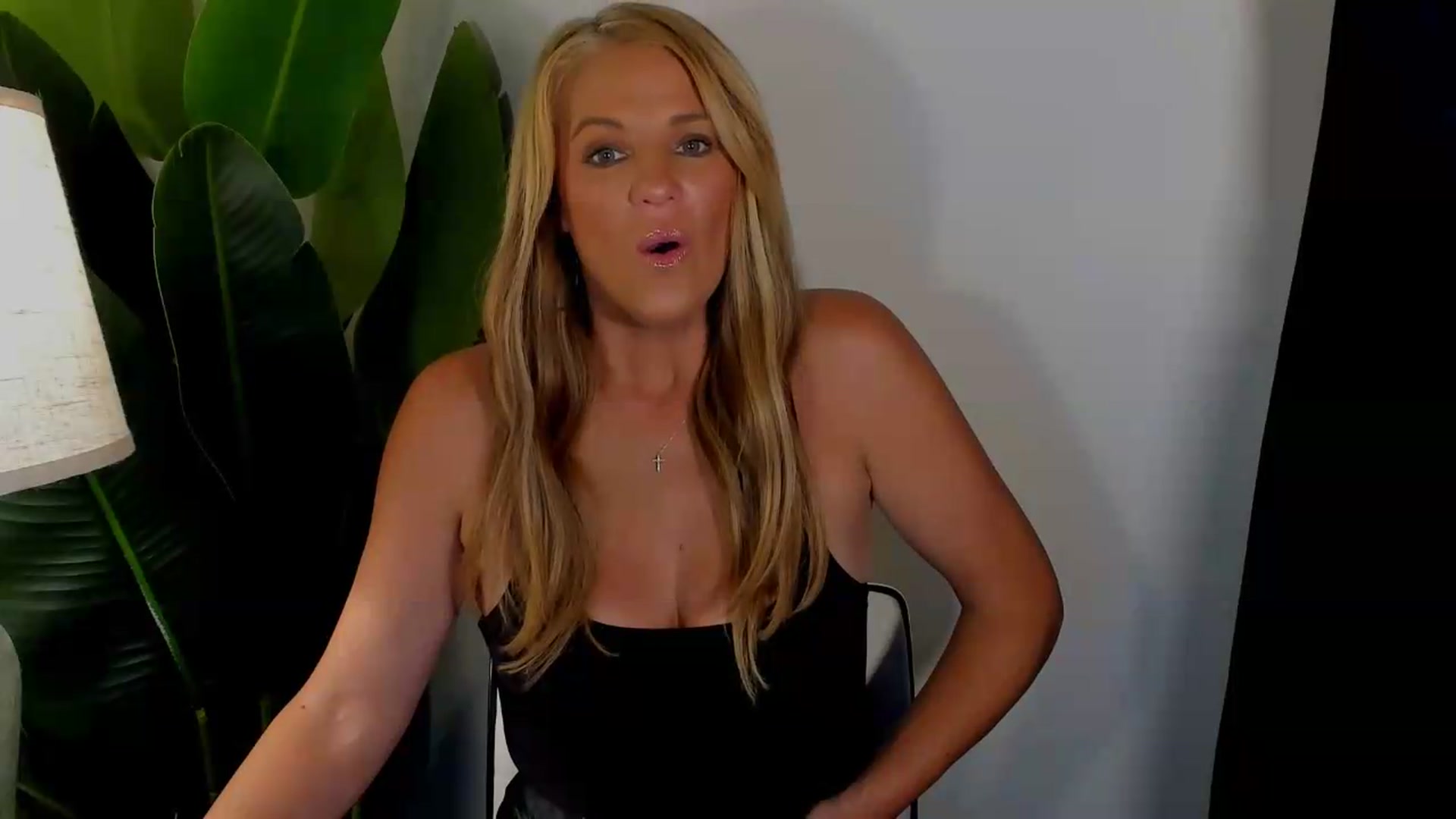 Gallery image thumbnail from Sowet4you1's myfreecams stream on, 07/22/2026, 02:51 image 5 of 20