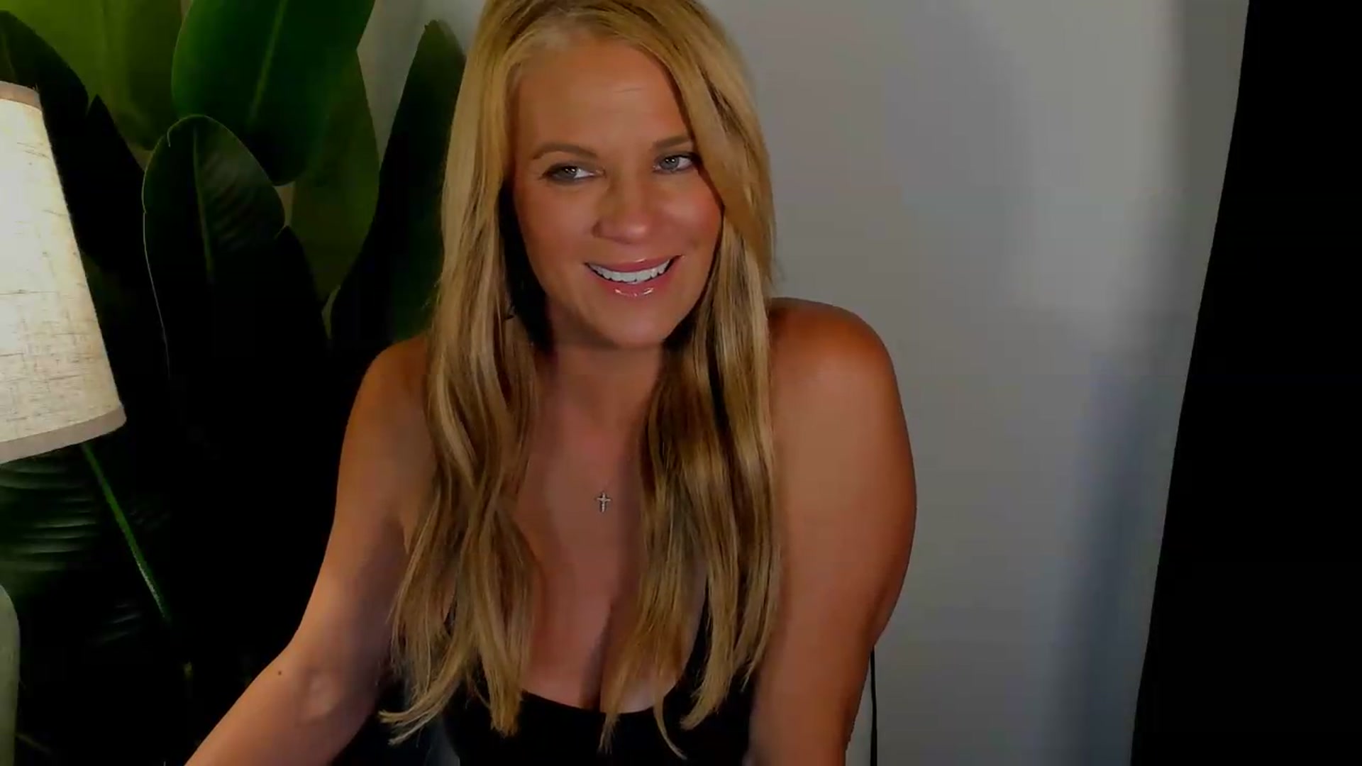 Gallery image thumbnail from Sowet4you1's myfreecams stream on, 07/22/2026, 02:51 image 9 of 20