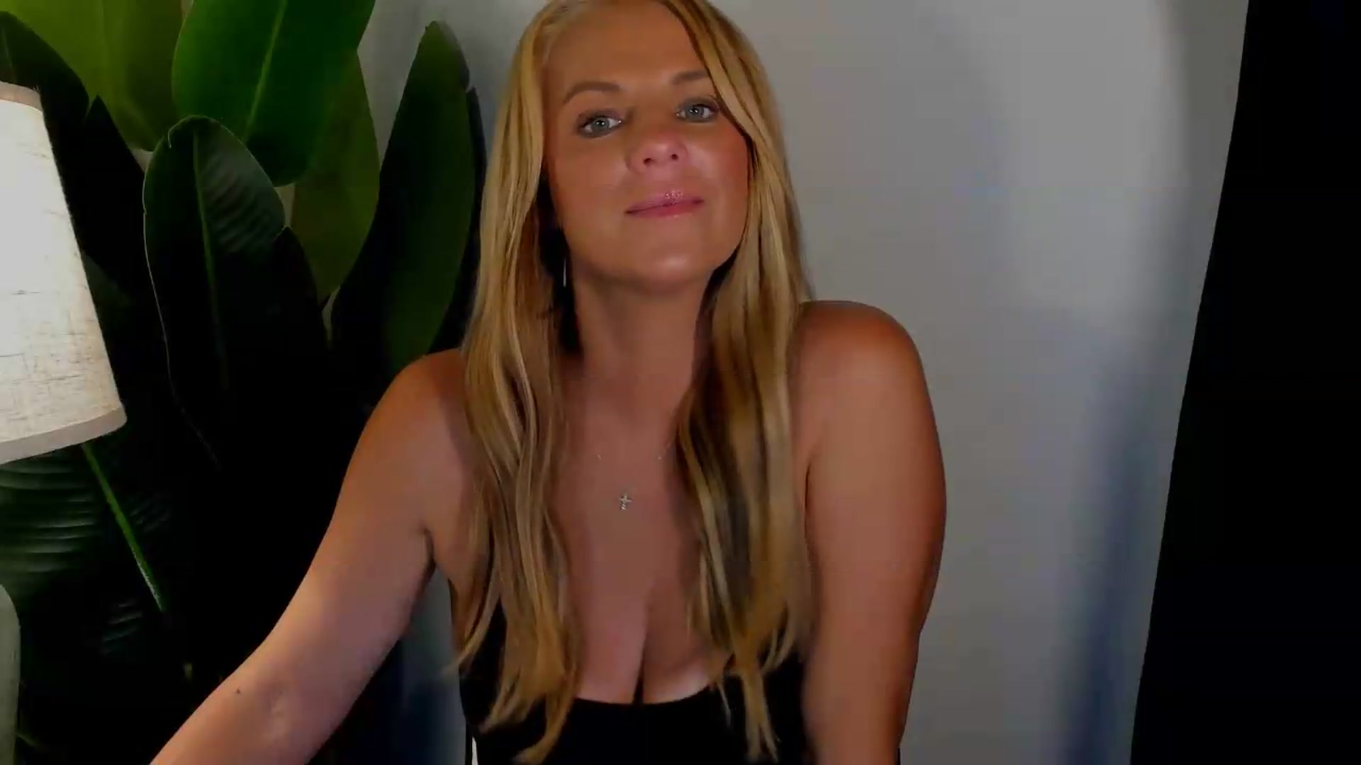Gallery image thumbnail from Sowet4you1's myfreecams stream on, 07/22/2026, 03:48 image 15 of 20