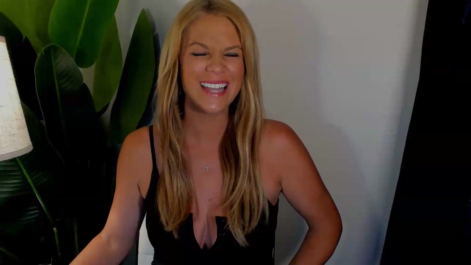 Gallery image thumbnail from Sowet4you1's myfreecams stream on, 08/01/2026, 05:03 image 8 of 20