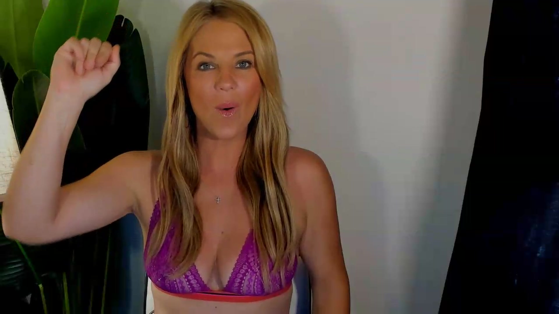 Gallery image thumbnail from Sowet4you1's myfreecams stream on, 08/07/2026, 05:50 image 4 of 20