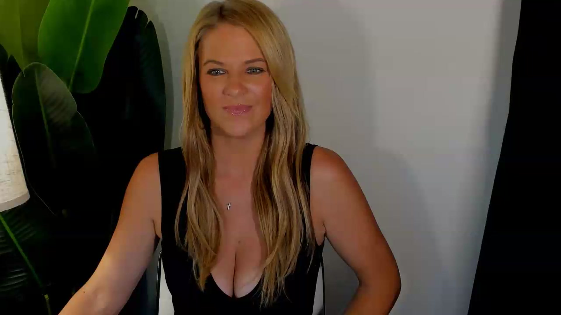 Gallery image thumbnail from Sowet4you1's myfreecams stream on, 08/10/2026, 04:21 image 7 of 20