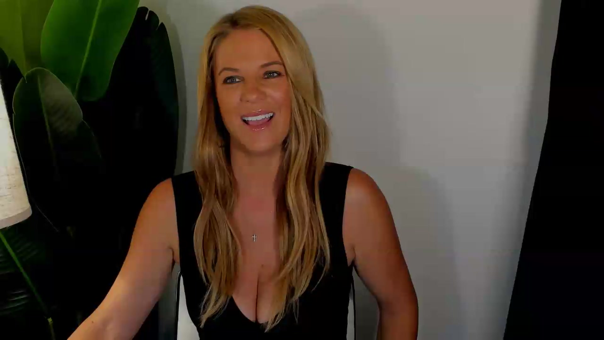 Gallery image thumbnail from Sowet4you1's myfreecams stream on, 08/10/2026, 04:21 image 9 of 20