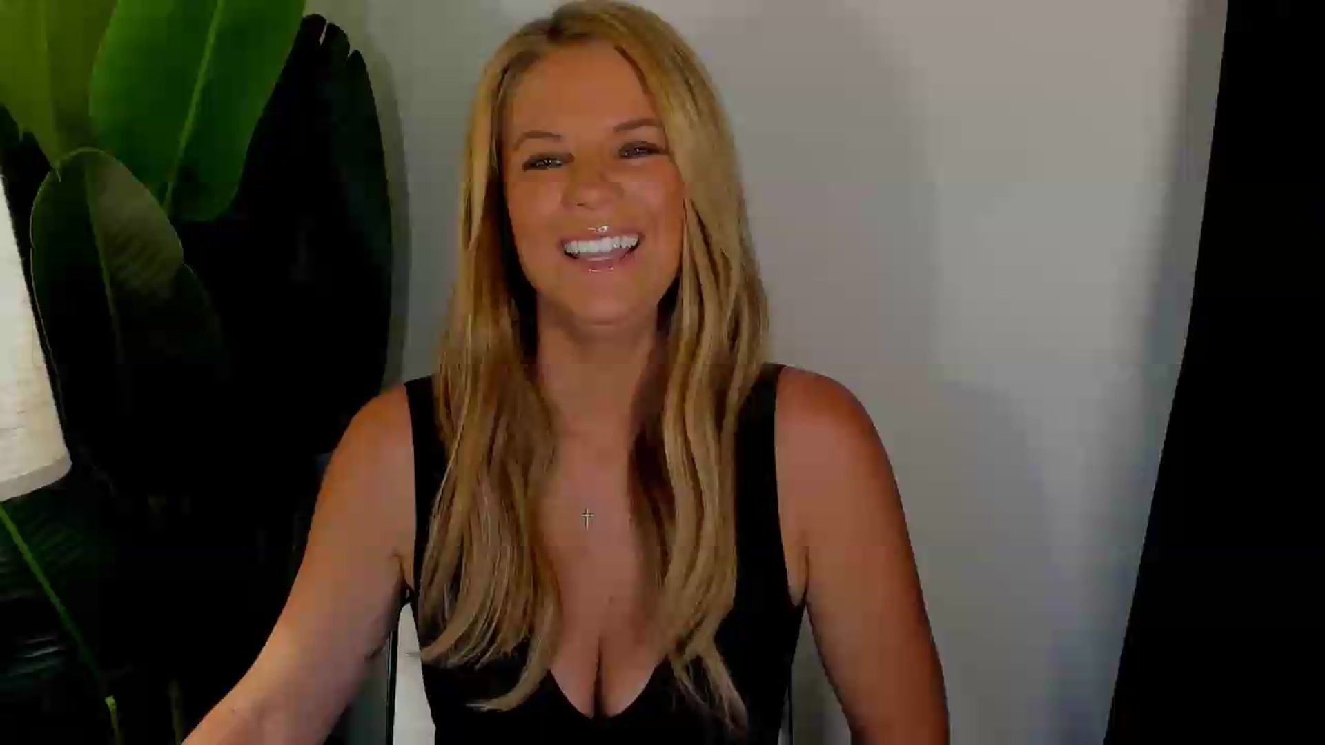 Gallery image thumbnail from Sowet4you1's myfreecams stream on, 08/10/2026, 04:21 image 1 of 20