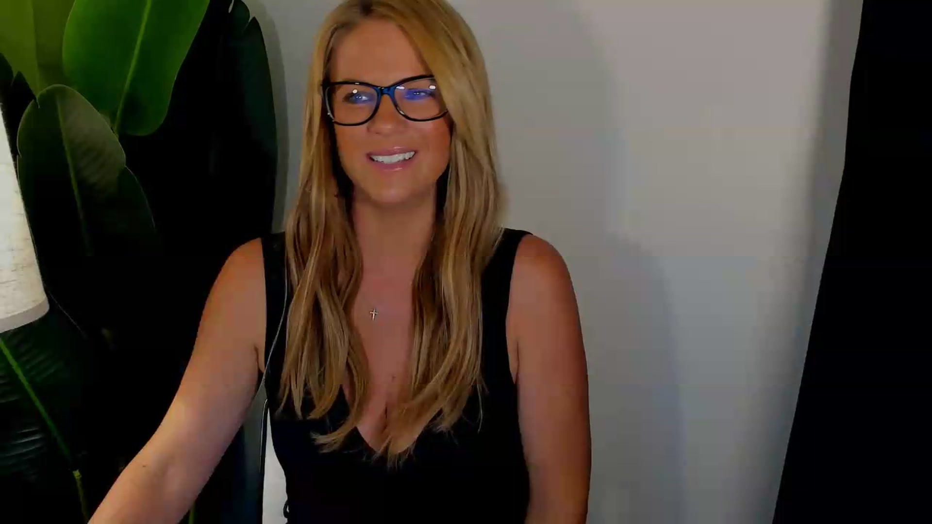 Gallery image thumbnail from Sowet4you1's myfreecams stream on, 08/10/2026, 05:28 image 11 of 20