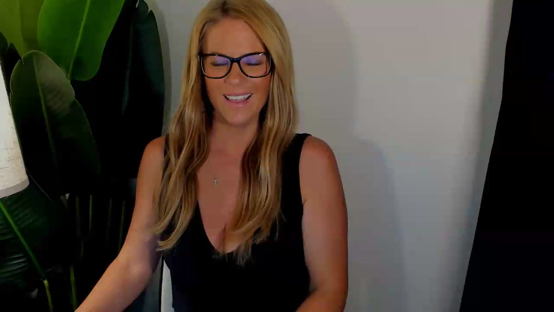Gallery image thumbnail from Sowet4you1's myfreecams stream on, 08/10/2026, 05:28 image 8 of 20