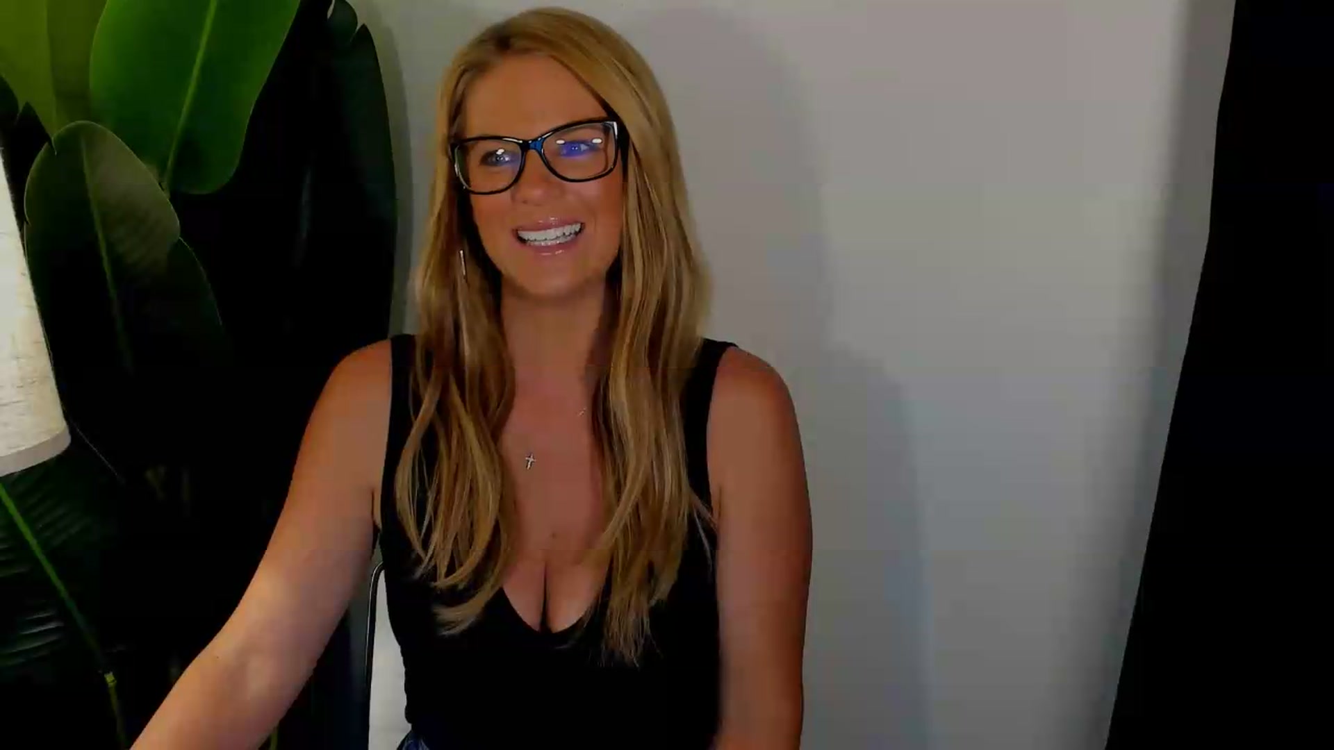 Gallery image thumbnail from Sowet4you1's myfreecams stream on, 08/10/2026, 05:28 image 7 of 20