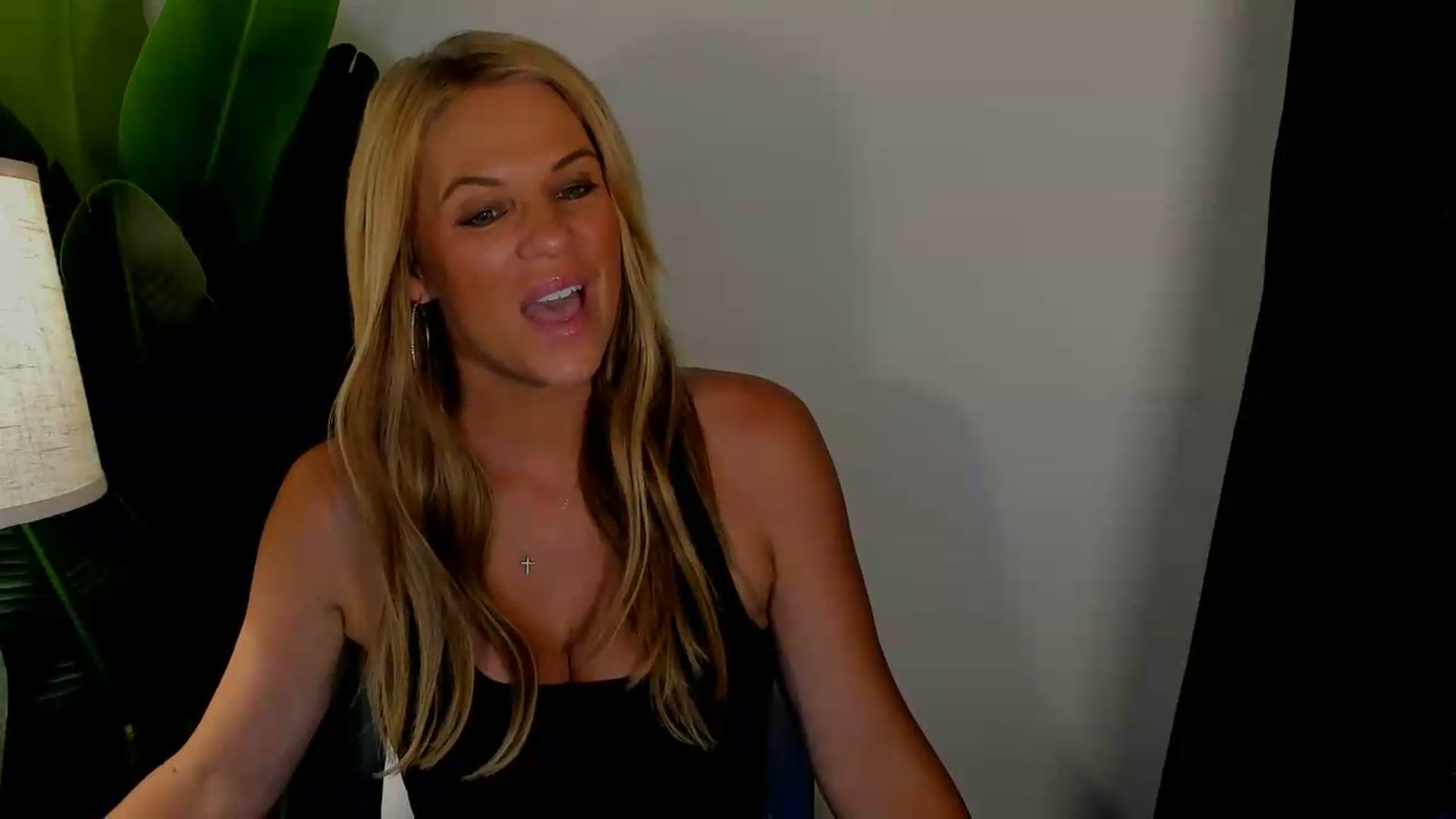 Gallery image thumbnail from Sowet4you1's myfreecams stream on, 08/11/2026, 04:47 image 6 of 20