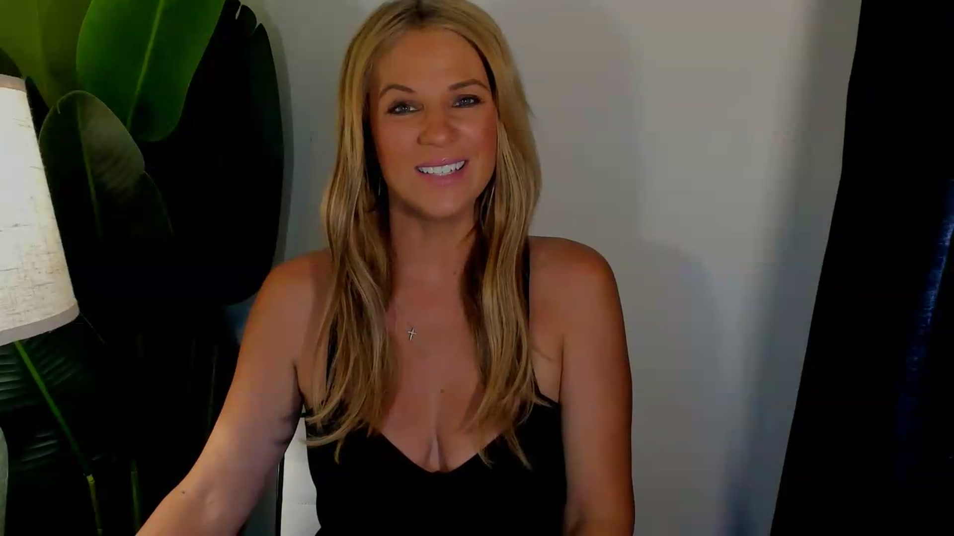 Gallery image thumbnail from Sowet4you1's myfreecams stream on, 08/12/2026, 03:00 image 6 of 20