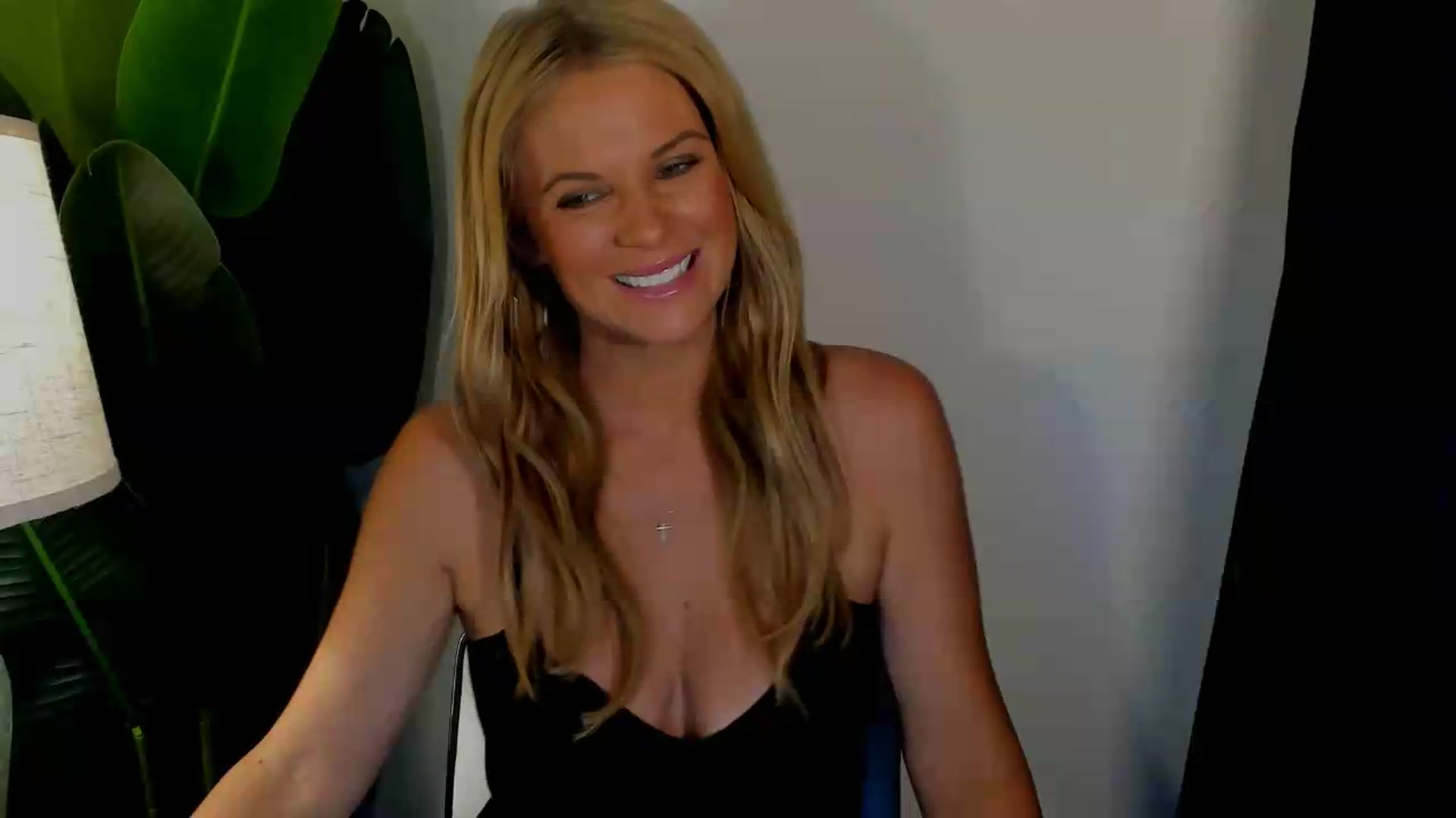 Gallery image thumbnail from Sowet4you1's myfreecams stream on, 08/12/2026, 03:00 image 16 of 20