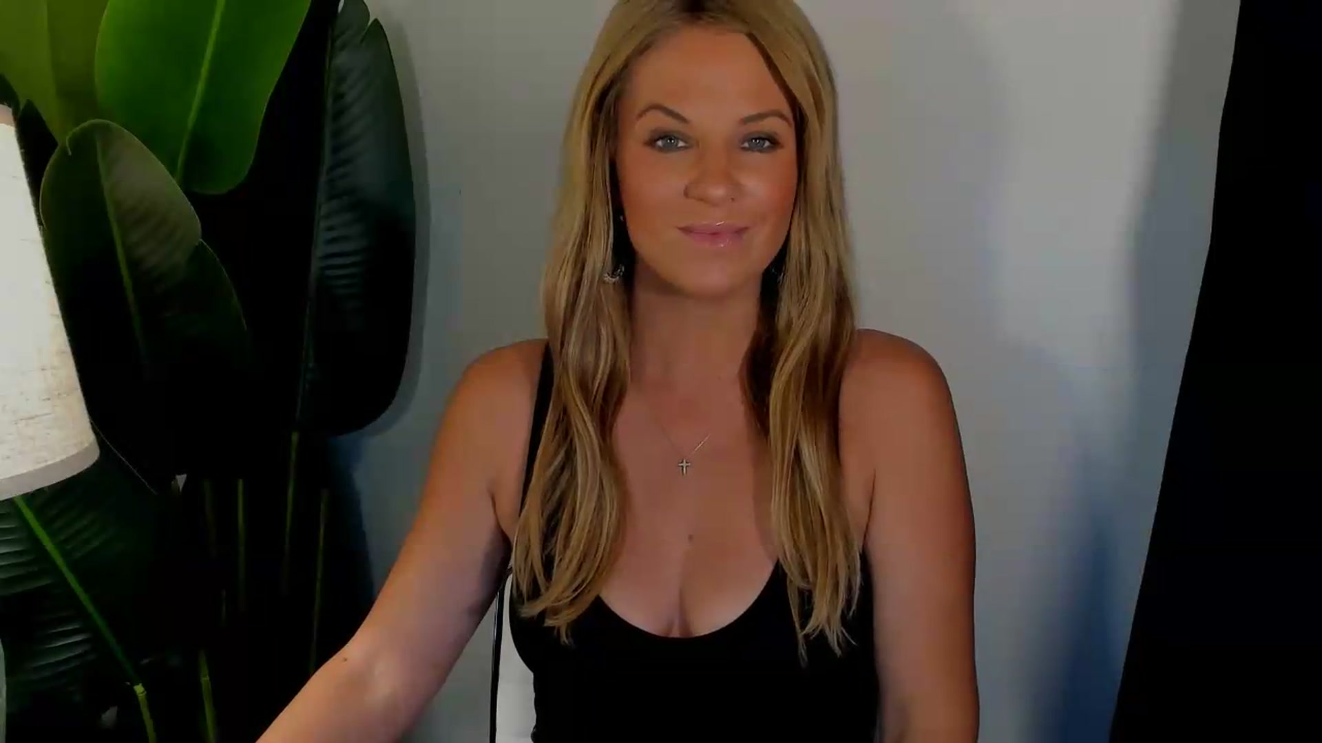 Gallery image thumbnail from Sowet4you1's myfreecams stream on, 08/17/2026, 02:49 image 4 of 20