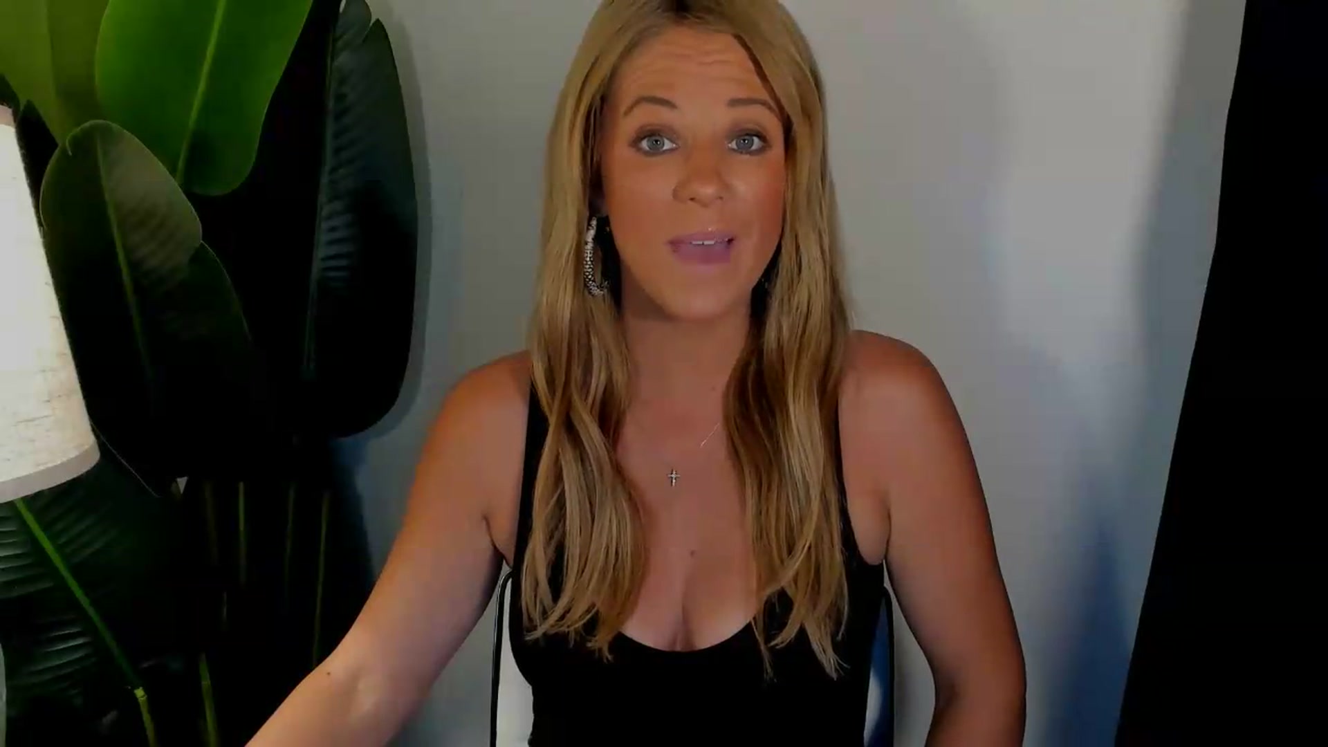 Gallery image thumbnail from Sowet4you1's myfreecams stream on, 08/17/2026, 02:49 image 6 of 20