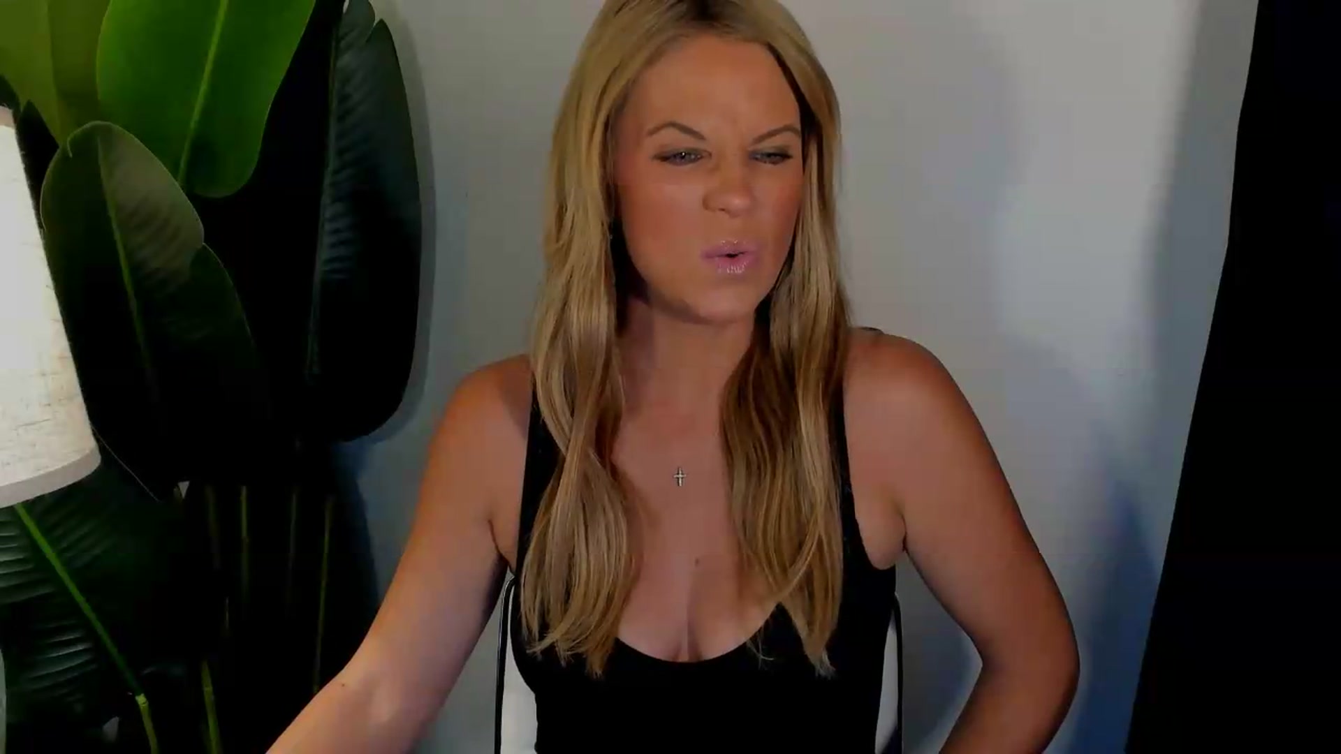 Gallery image thumbnail from Sowet4you1's myfreecams stream on, 08/17/2026, 02:49 image 8 of 20