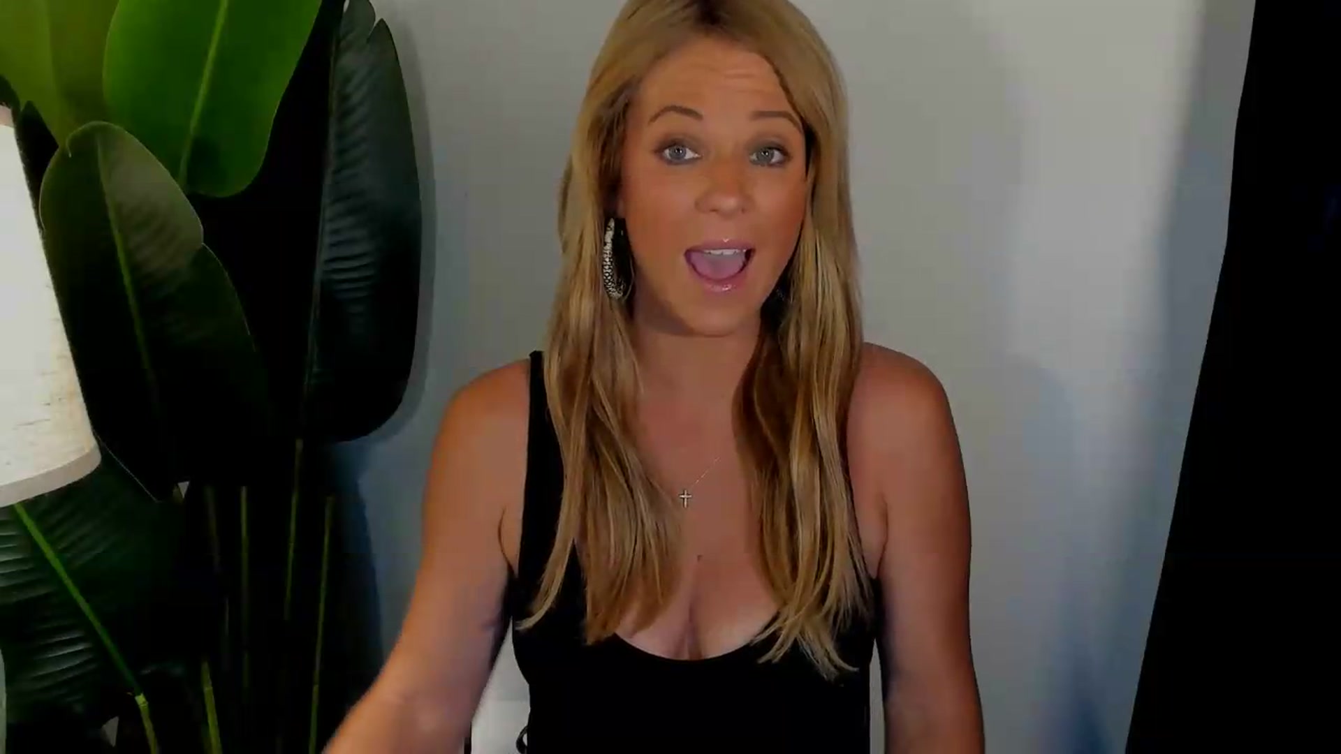 Gallery image thumbnail from Sowet4you1's myfreecams stream on, 08/17/2026, 03:43 image 19 of 20