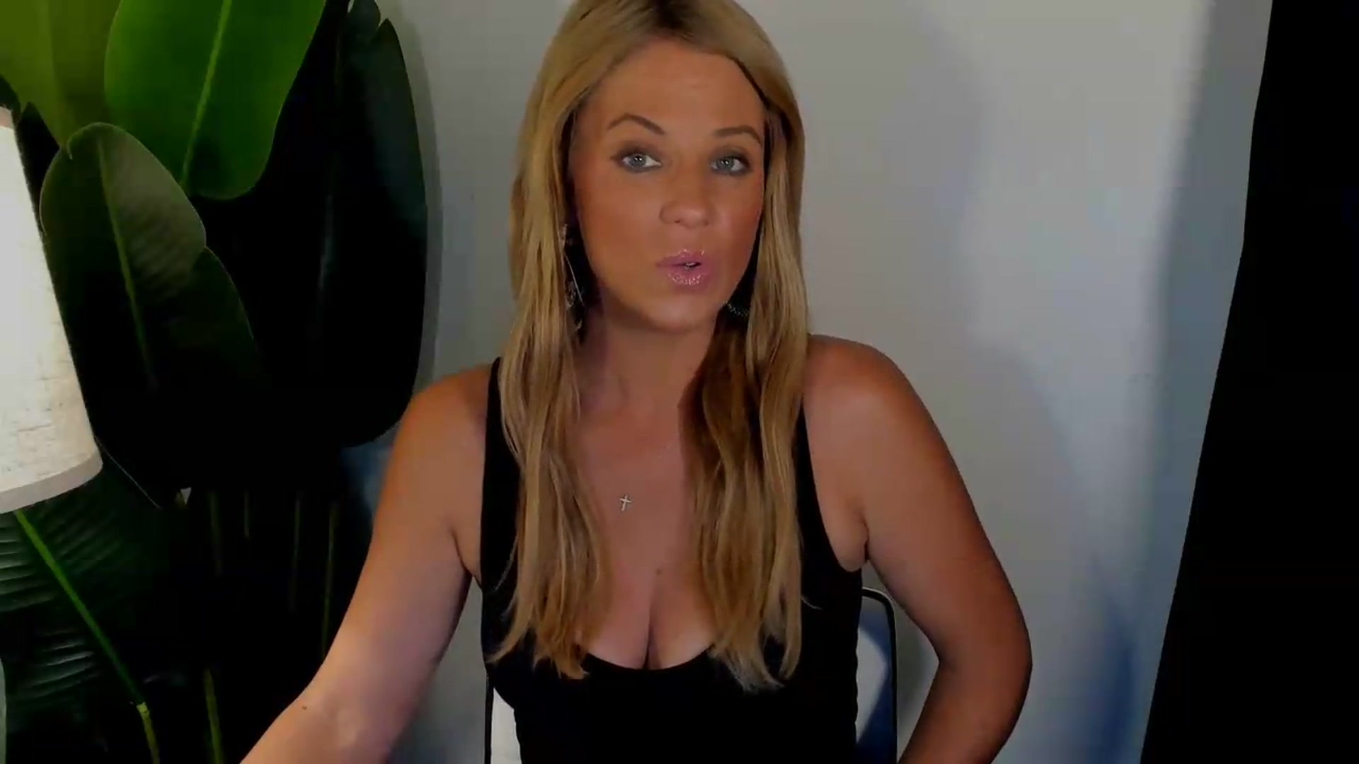 Gallery image thumbnail from Sowet4you1's myfreecams stream on, 08/17/2026, 03:43 image 9 of 20