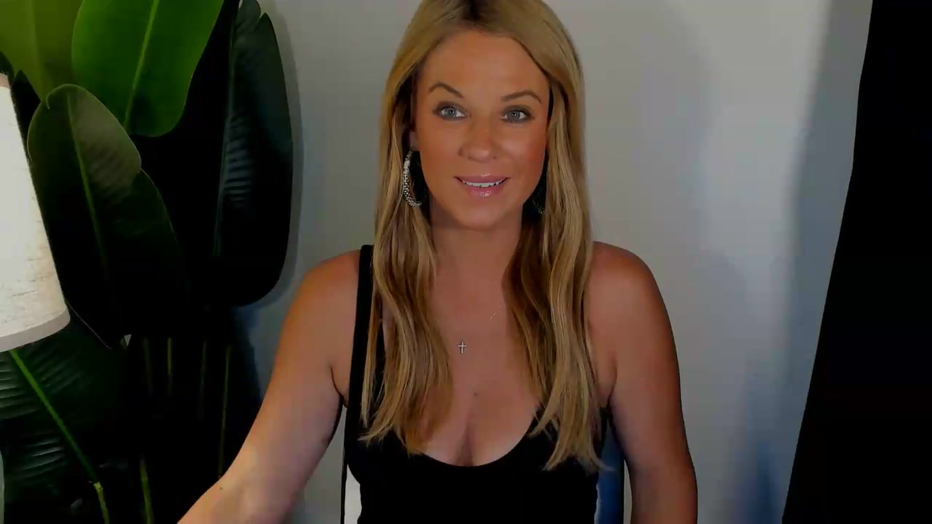 Gallery image thumbnail from Sowet4you1's myfreecams stream on, 08/17/2026, 03:43 image 7 of 20