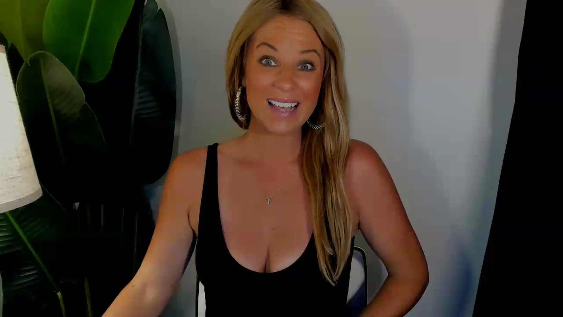Gallery image thumbnail from Sowet4you1's myfreecams stream on, 08/17/2026, 05:59 image 6 of 20