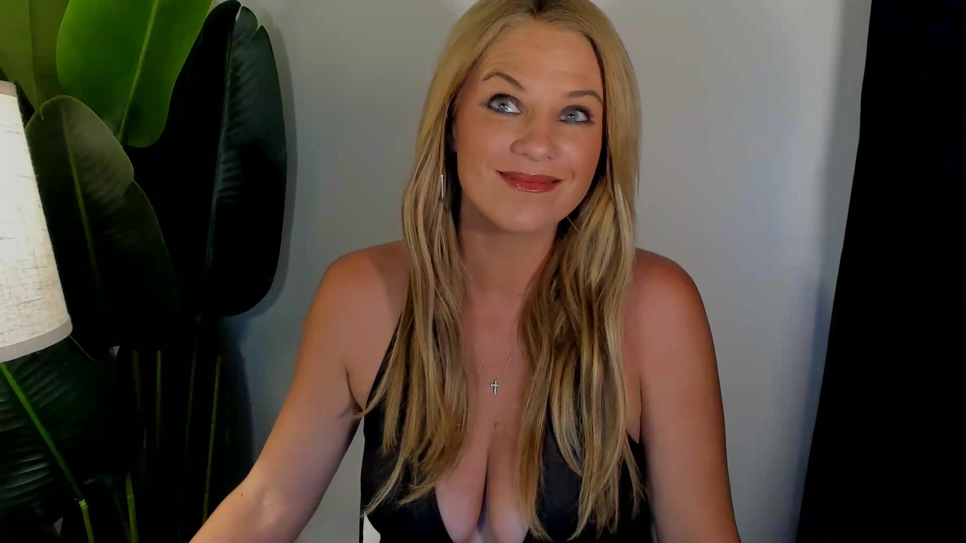 Gallery image thumbnail from Sowet4you1's myfreecams stream on, 08/20/2026, 02:52 image 14 of 20