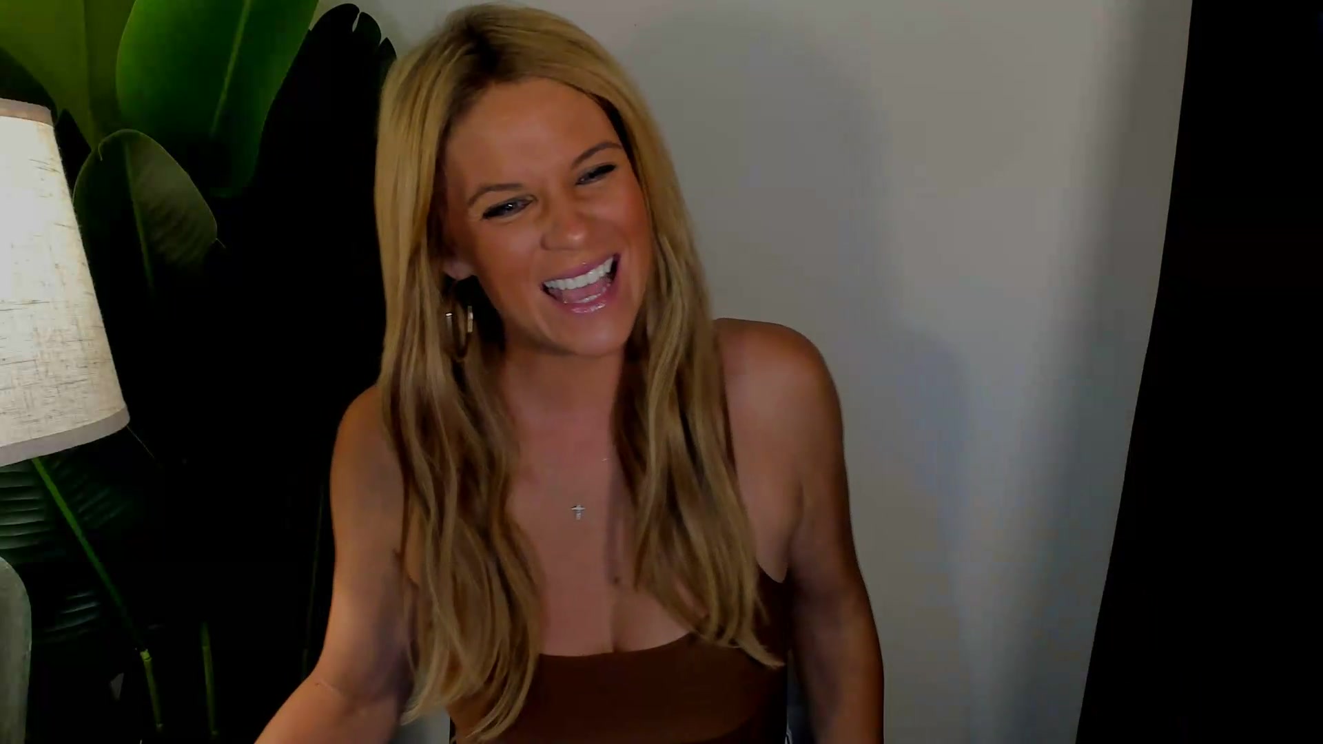 Gallery image thumbnail from Sowet4you1's myfreecams stream on, 08/21/2026, 04:02 image 6 of 20