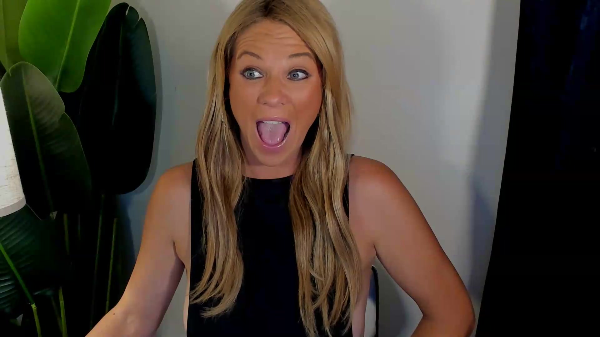 Gallery image thumbnail from Sowet4you1's myfreecams stream on, 08/23/2026, 01:52 image 7 of 20