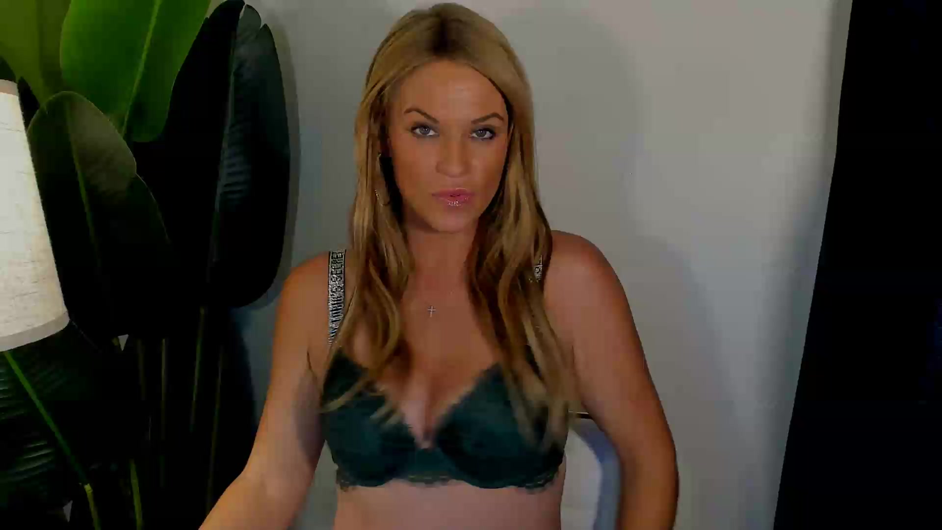 Gallery image thumbnail from Sowet4you1's myfreecams stream on, 08/24/2026, 05:09 image 17 of 20