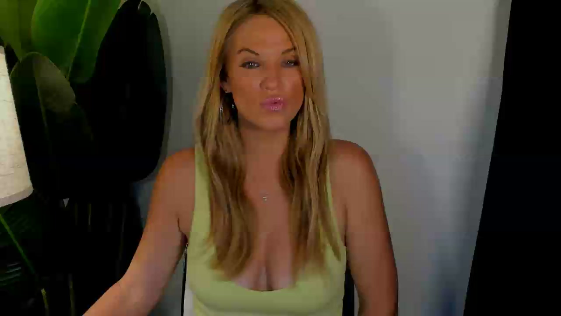 Gallery image thumbnail from Sowet4you1's myfreecams stream on, 08/25/2026, 02:11 image 1 of 20
