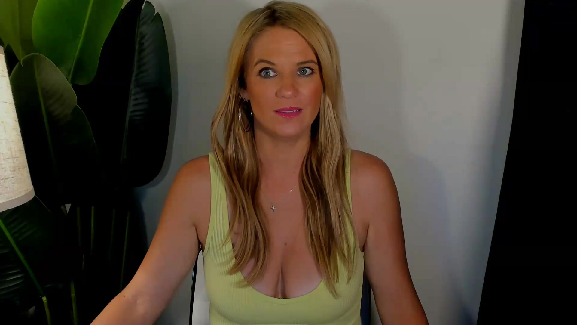 Gallery image thumbnail from Sowet4you1's myfreecams stream on, 08/25/2026, 03:17 image 14 of 20