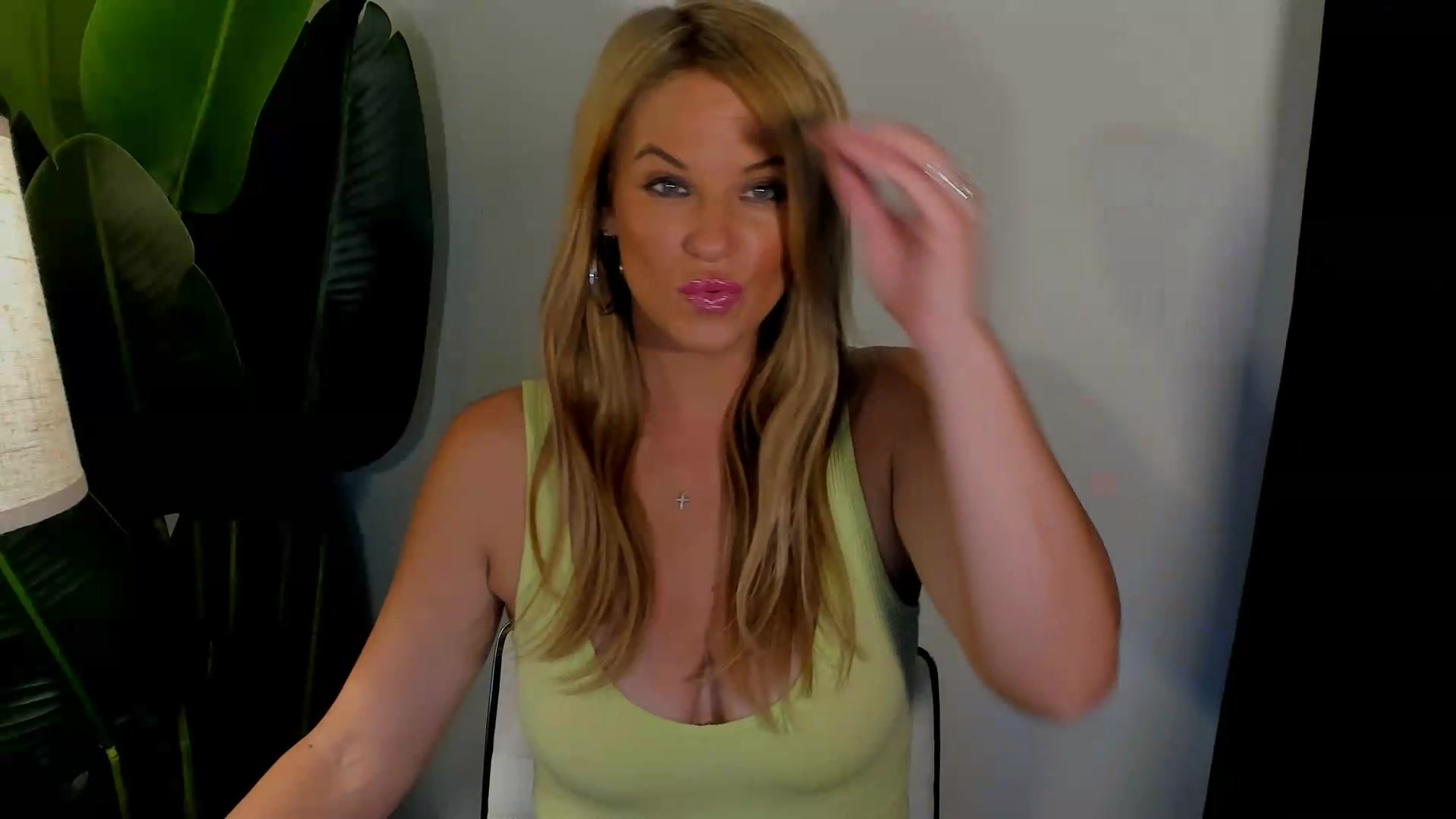 Gallery image thumbnail from Sowet4you1's myfreecams stream on, 08/25/2026, 03:17 image 8 of 20