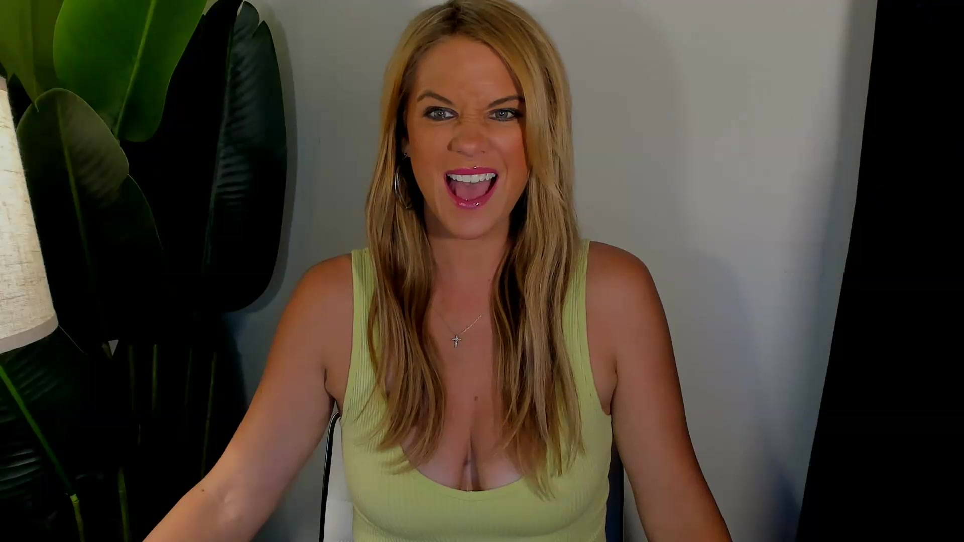 Gallery image thumbnail from Sowet4you1's myfreecams stream on, 08/25/2026, 03:17 image 7 of 20